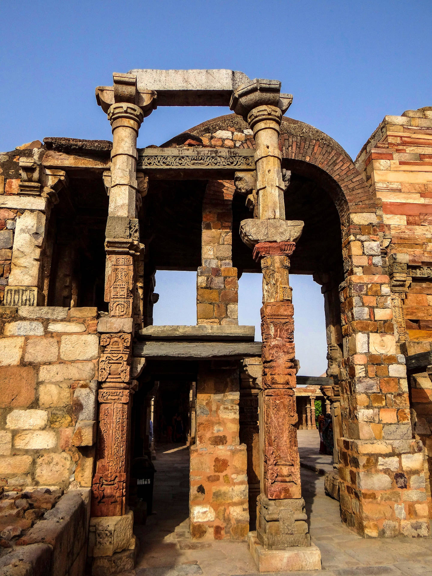Delhi Qutb Complex Ruins Background