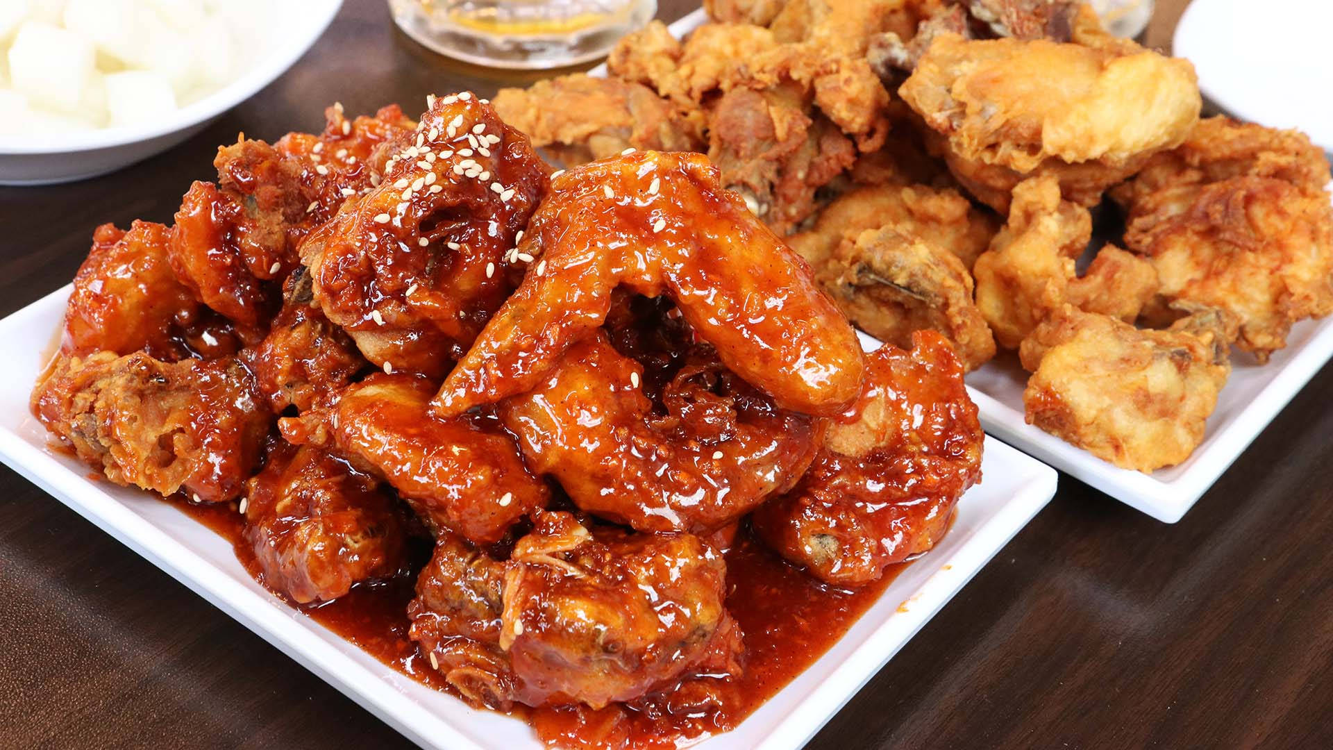 Delicious And Crispy Korean Fried Chicken - Sheesh Style Background