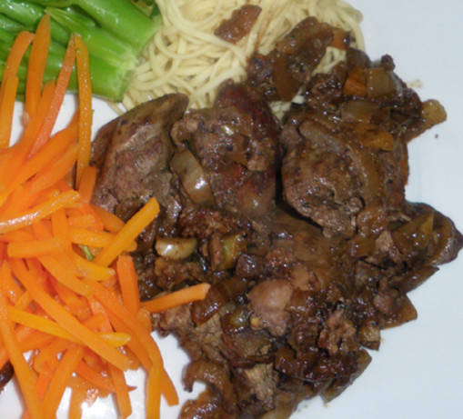 Delicious Caramelized Onions And Liver With Vegetable Cuts