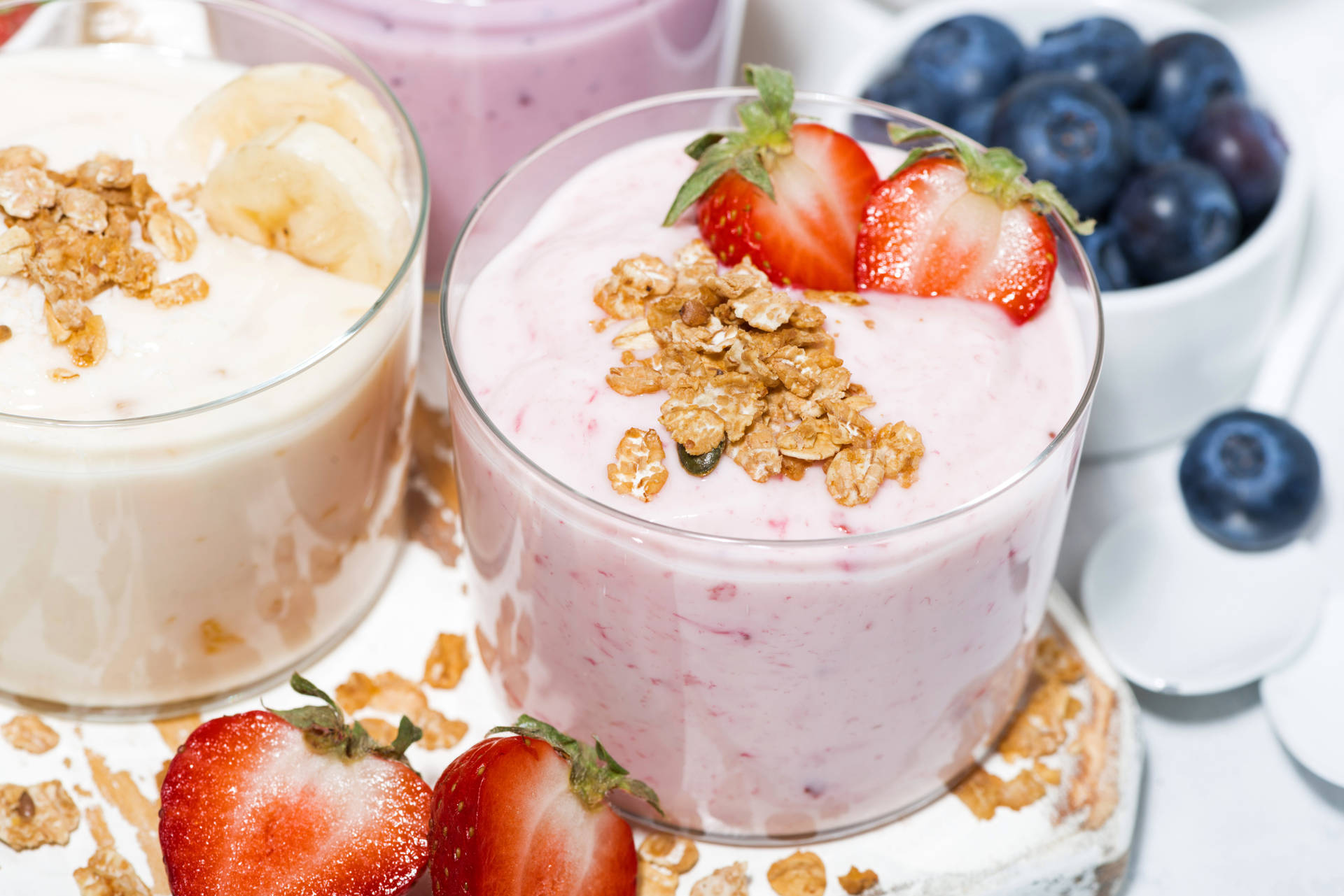 Delicious Healthy Yogurt Bowl With Oats And Fresh Fruits Background