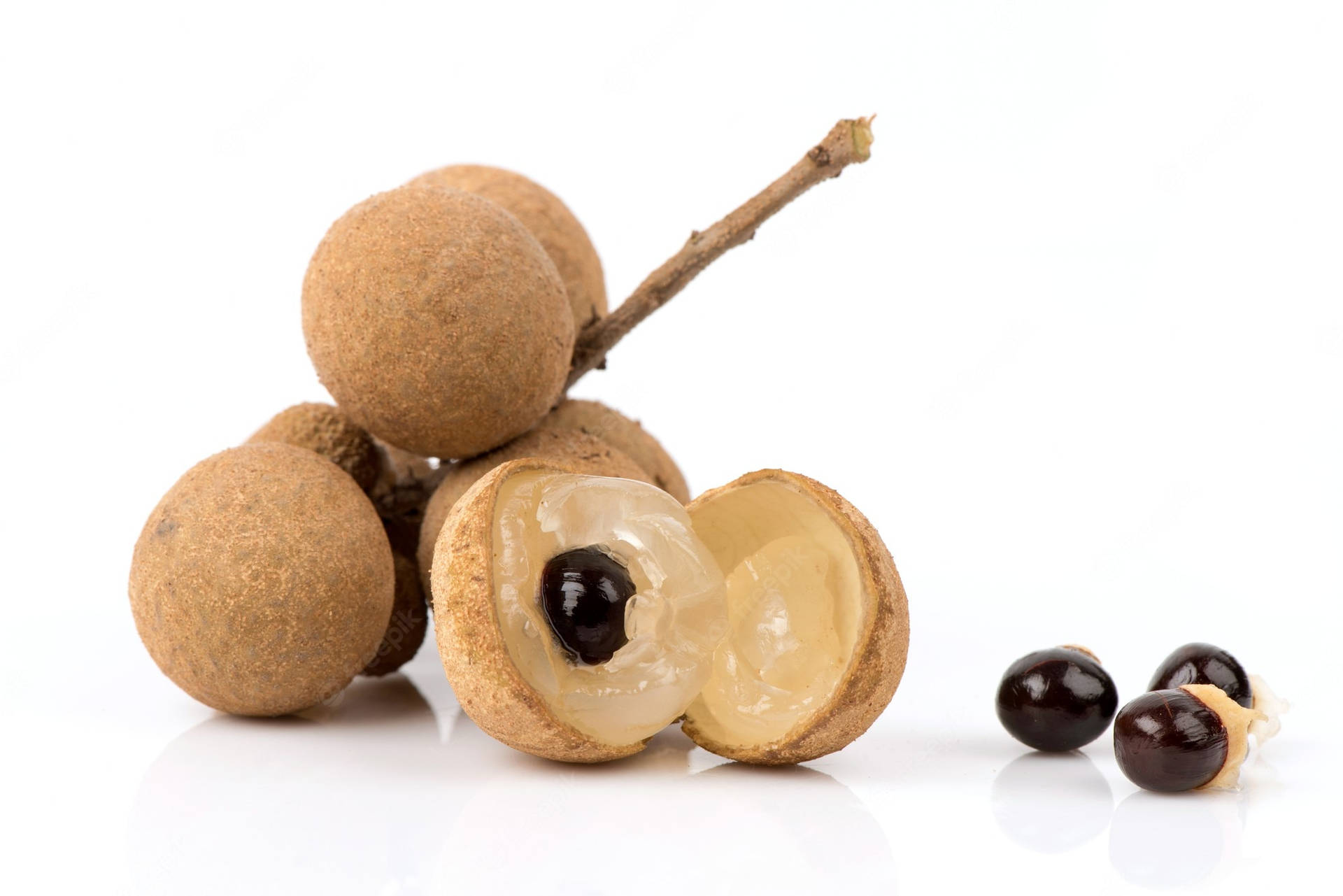 Delicious Longan Fruits And Seeds On Display