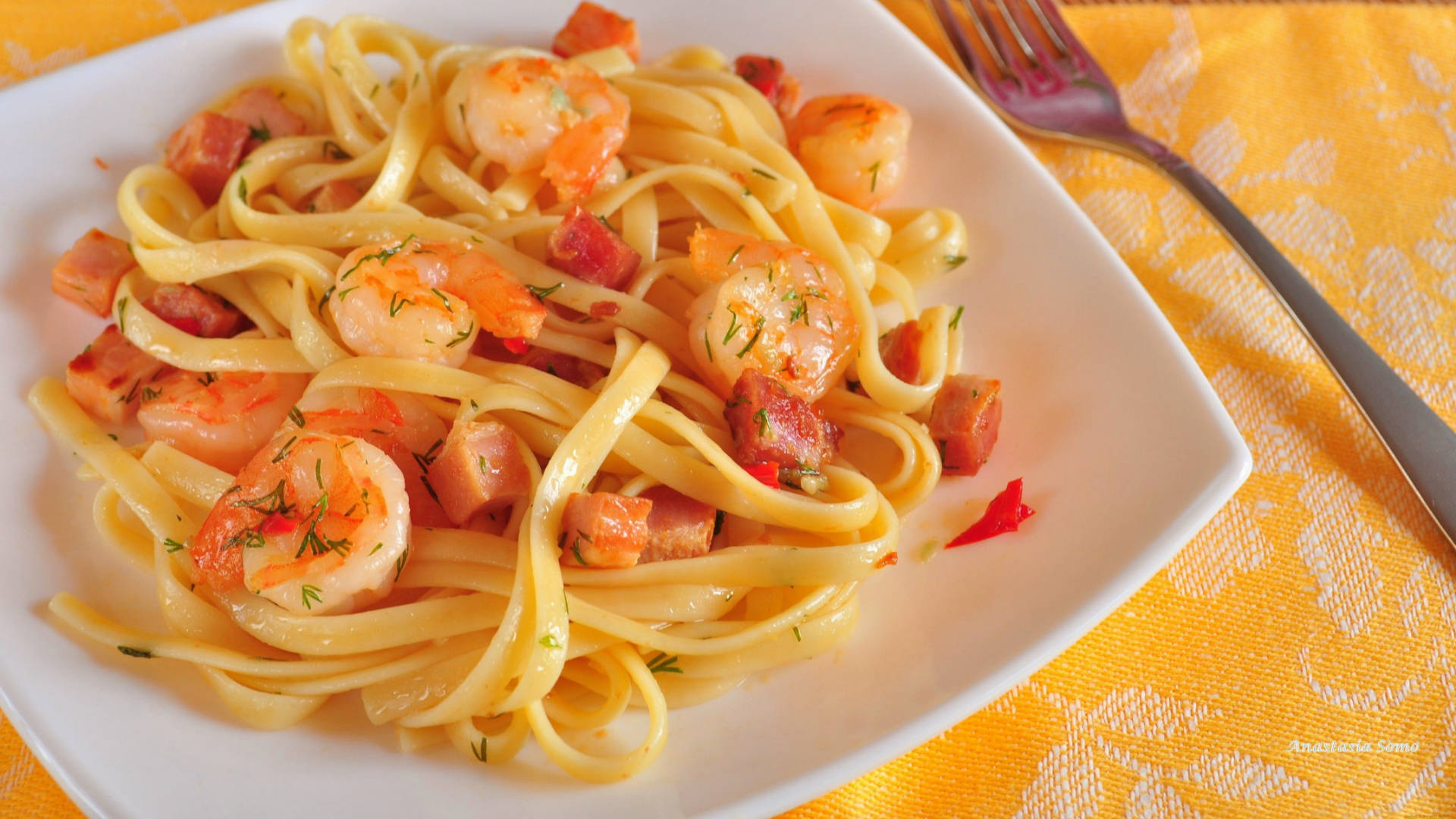 Delicious Shrimp Pasta Dish Background