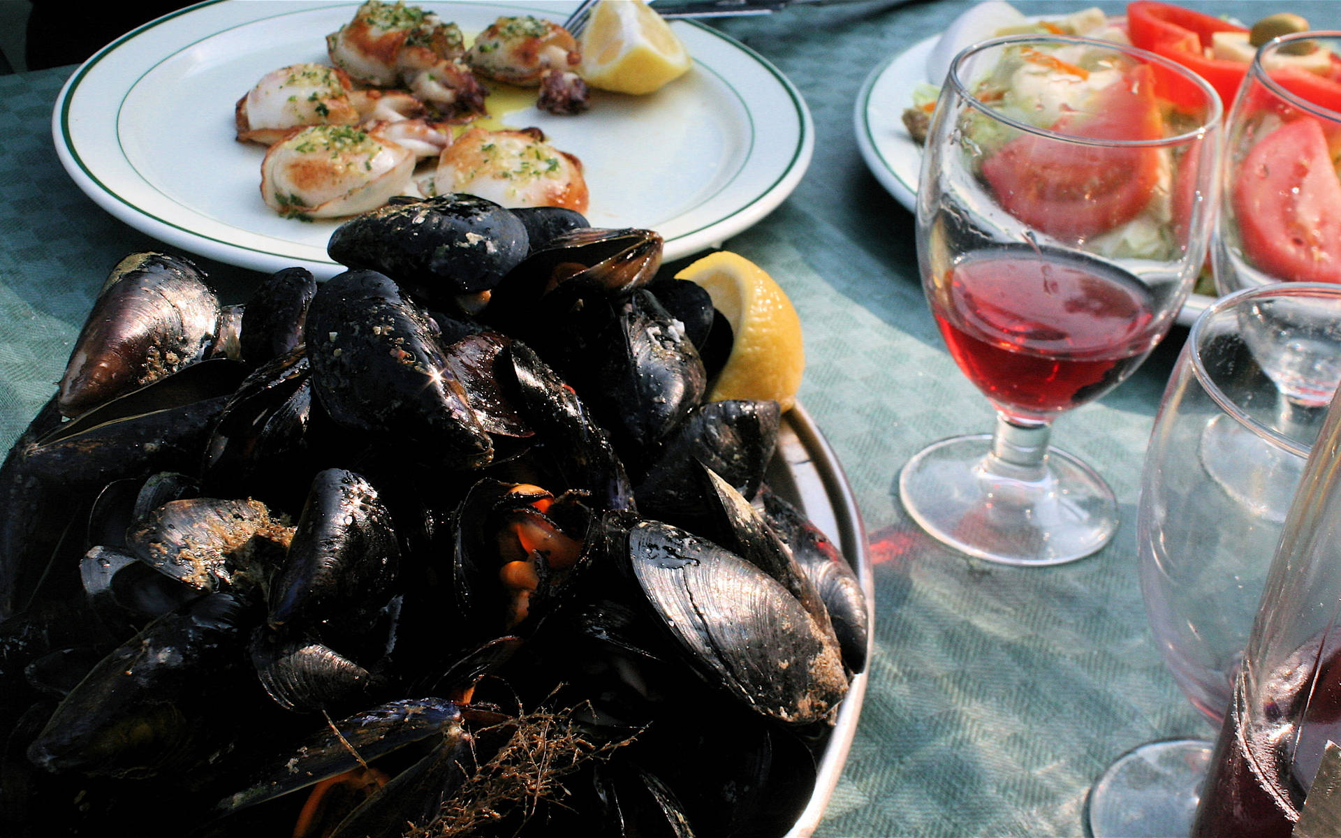 Delicious Steamed Mussels Served With Red Wine Background