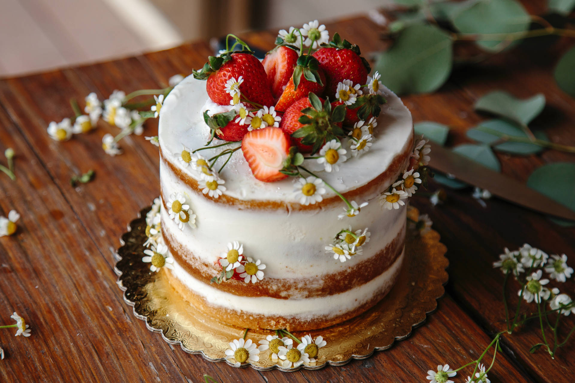 Delicious Strawberry And Flowers Decorated Cake Background