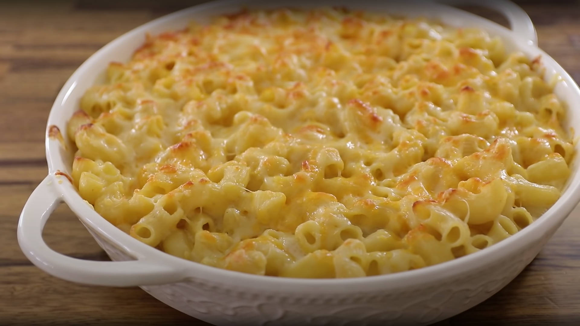 Deliciously Golden Mac And Cheese Background