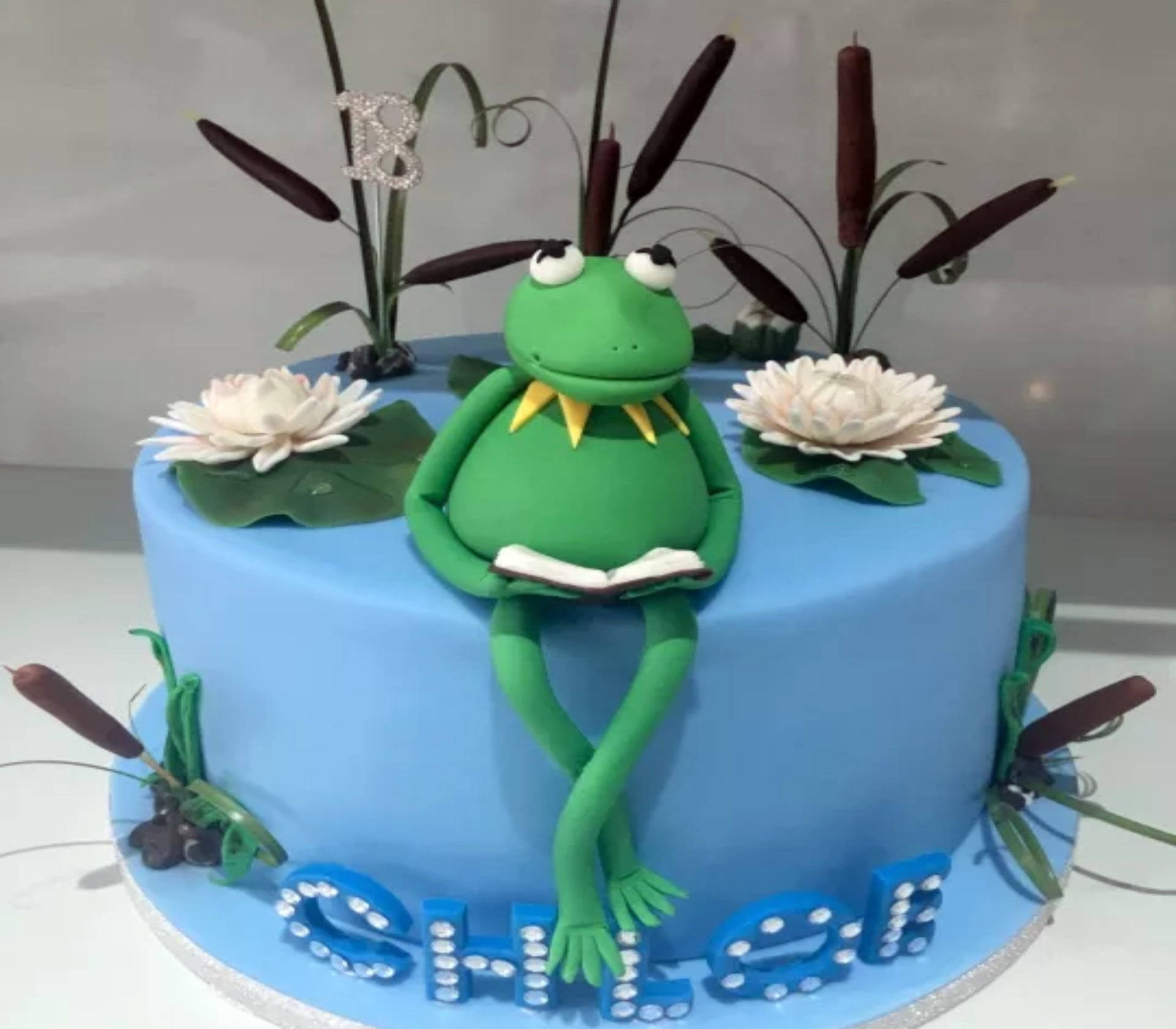 Delightful Kermit The Frog Cake Topper From The Muppets