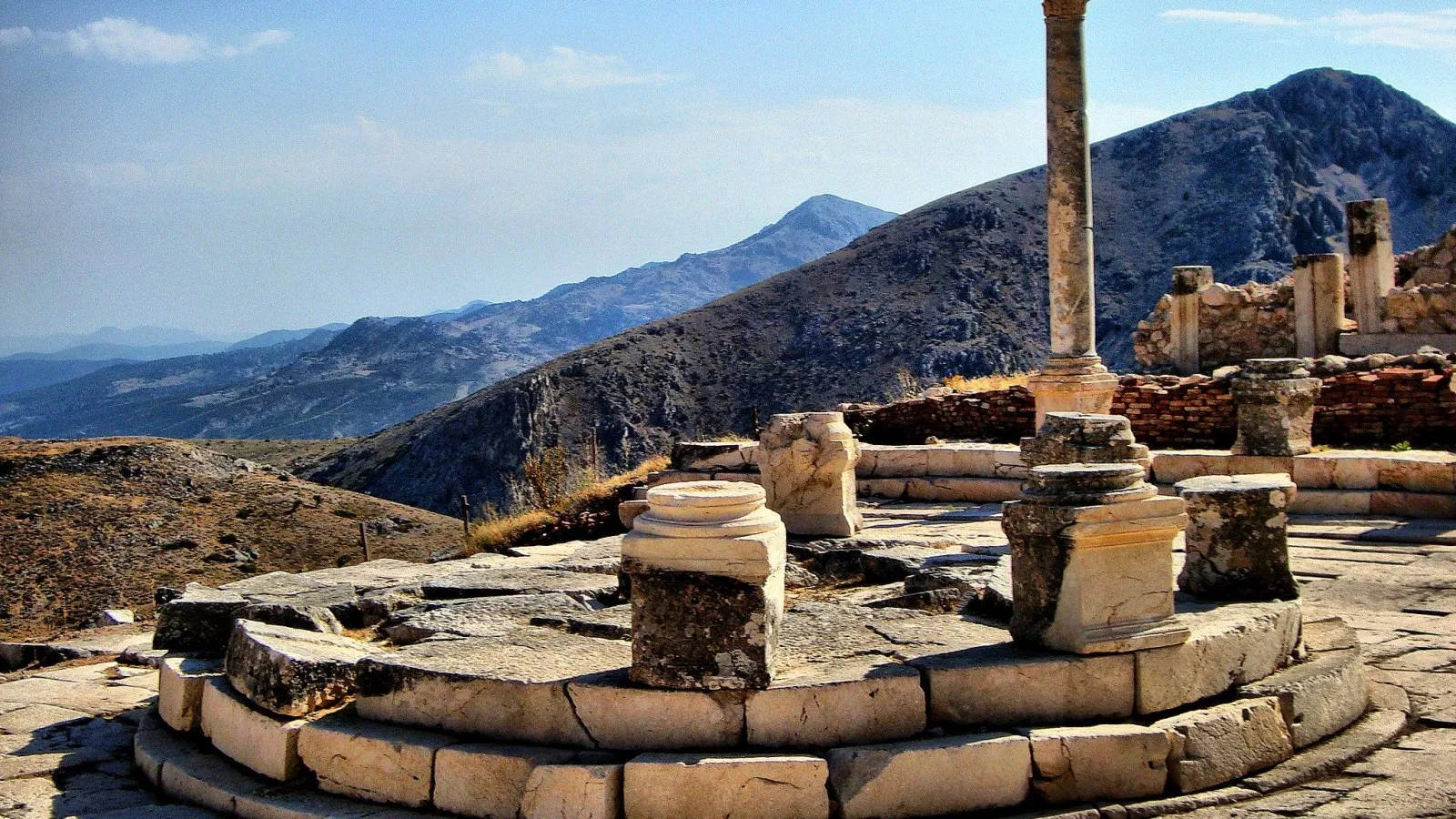 Delphi Mountain View Background