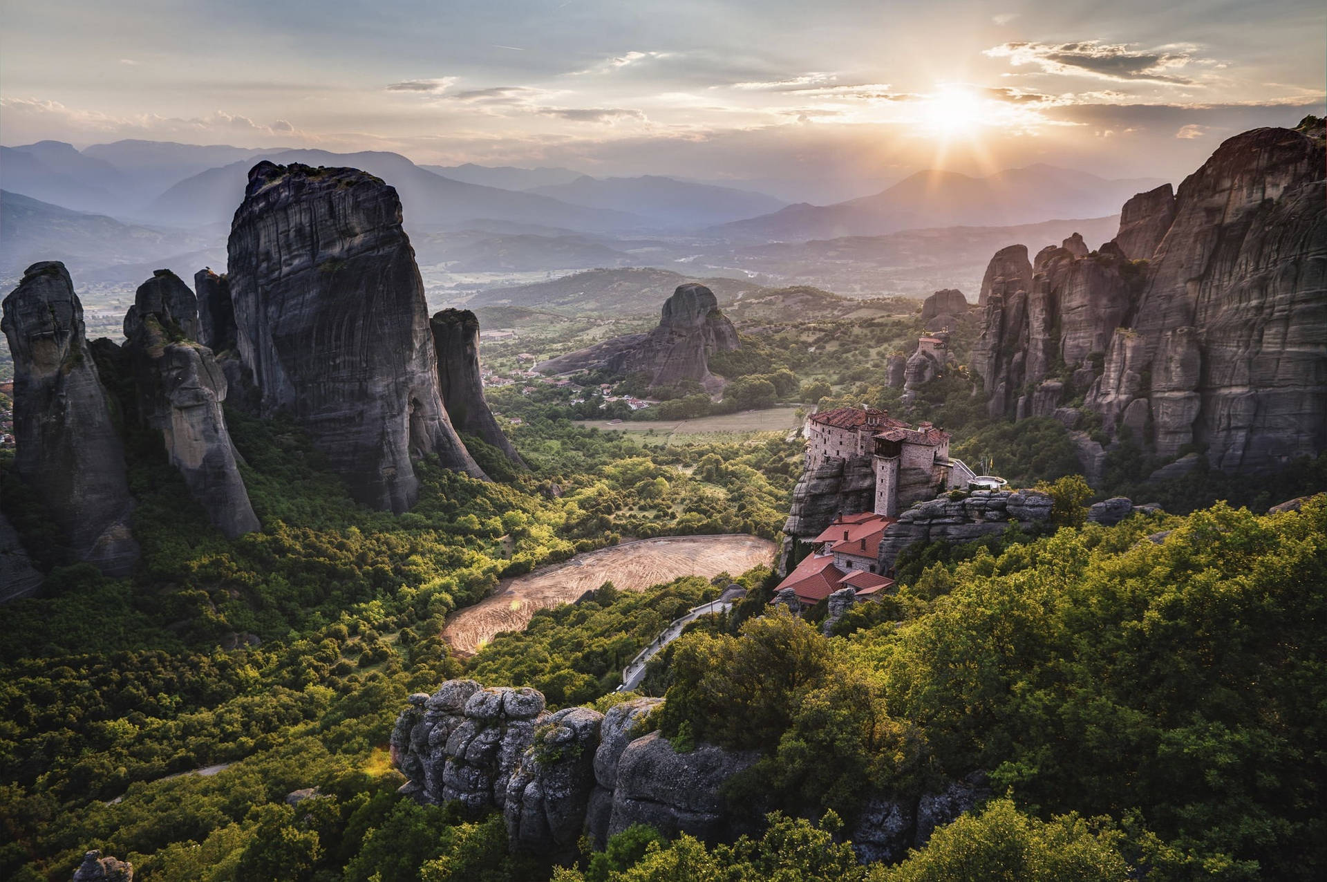 Delphi Mountainside Site Background