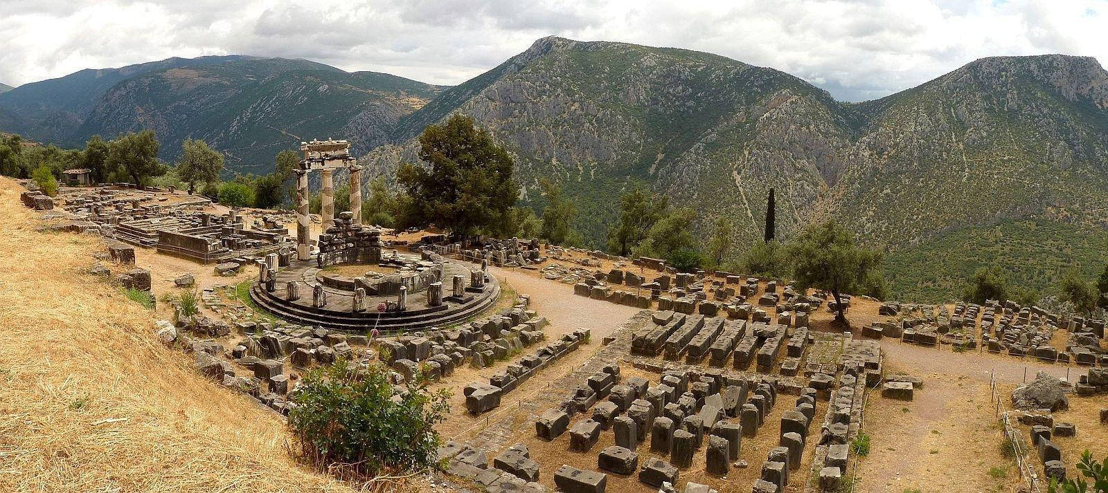 Delphi Parnassus View Background