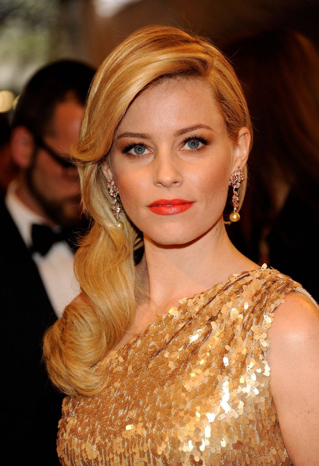 Demure Actress Elizabeth Banks