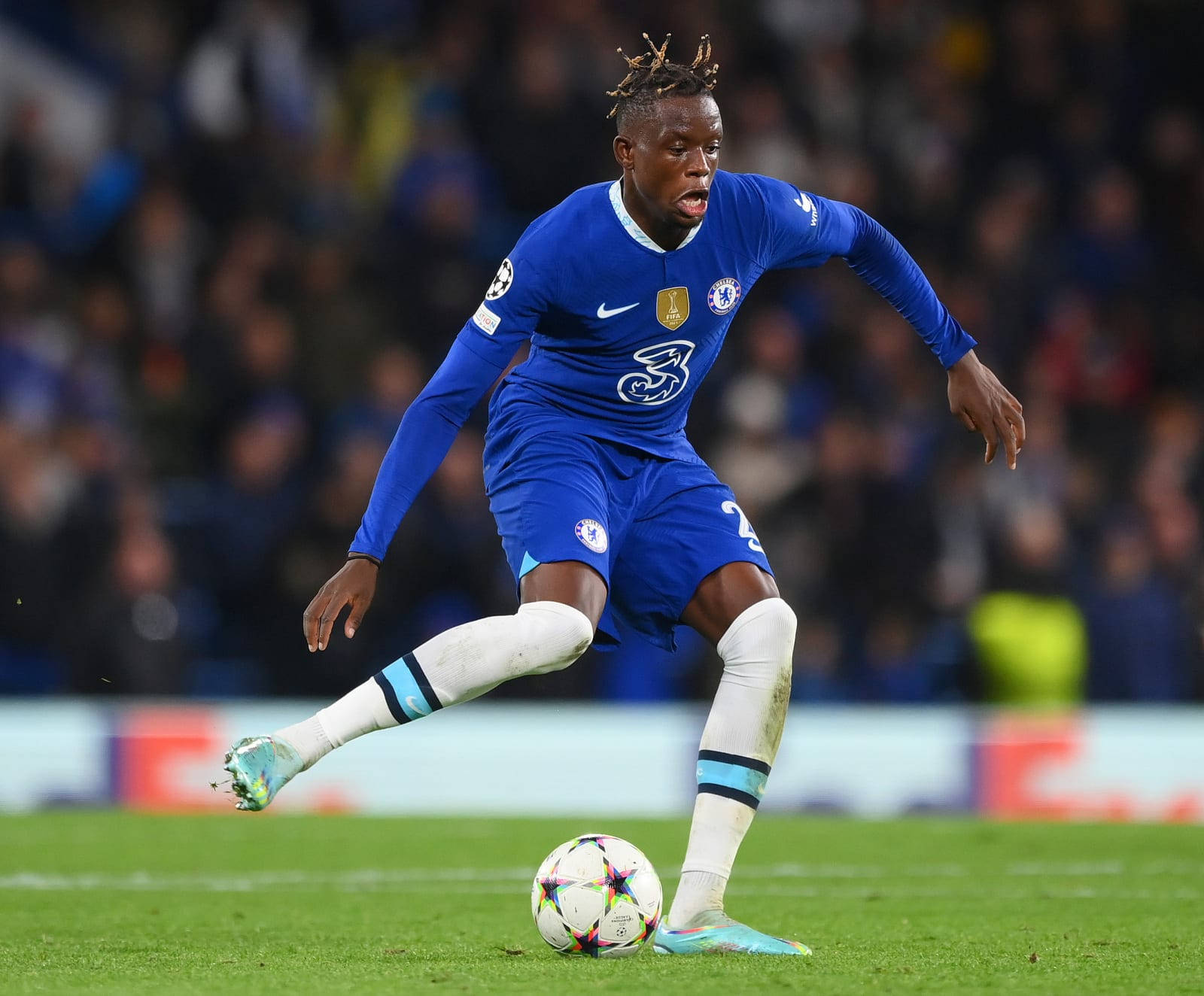 Denis Zakaria About To Kick A Ball