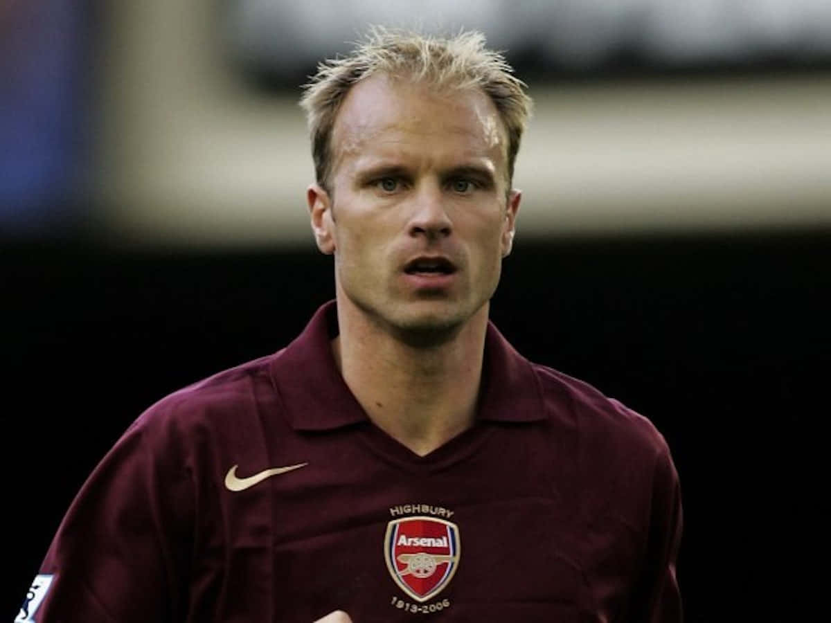 Dennis Bergkamp Arsenal Vs.fulham Background