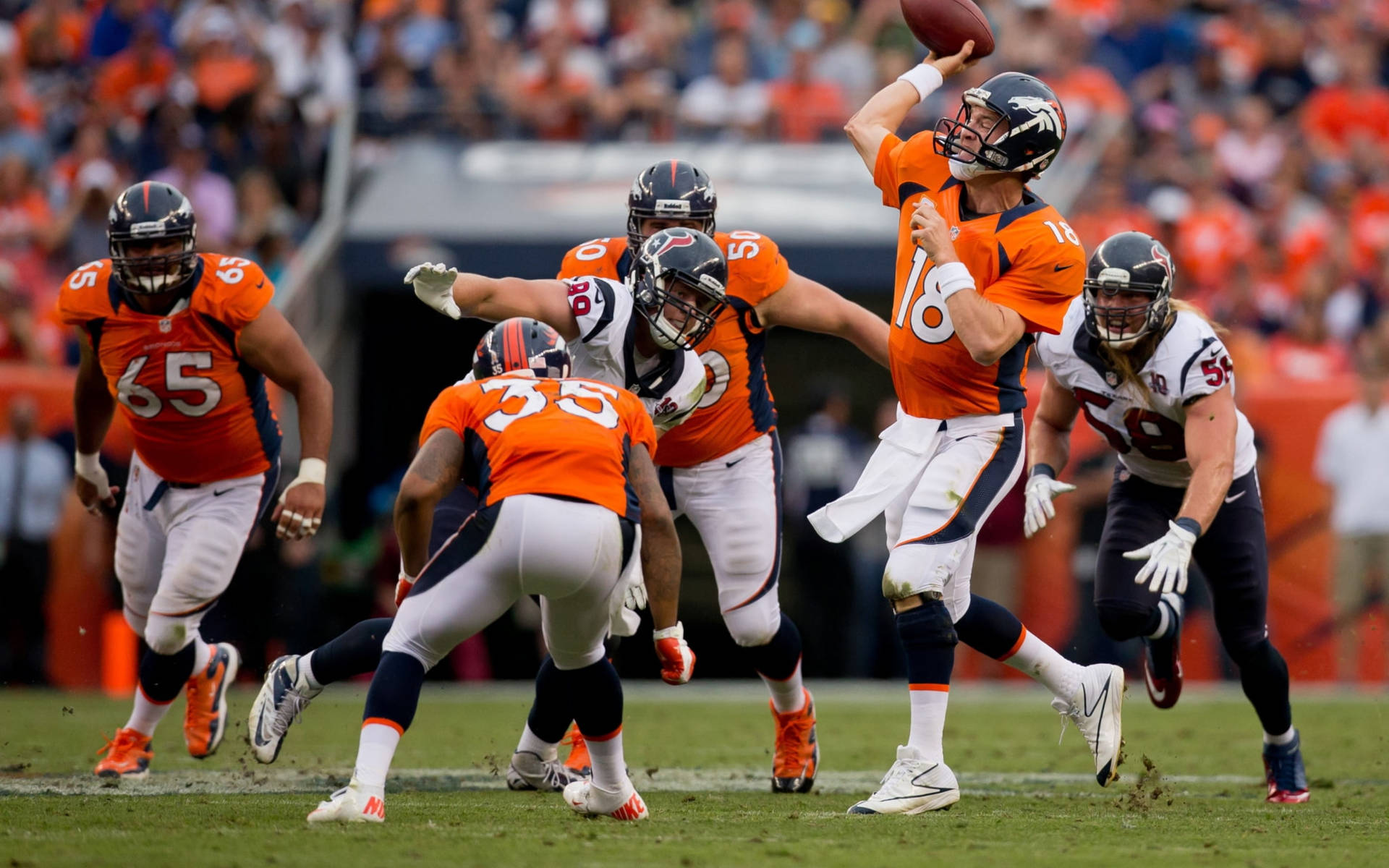 Denver Broncos In Action Background