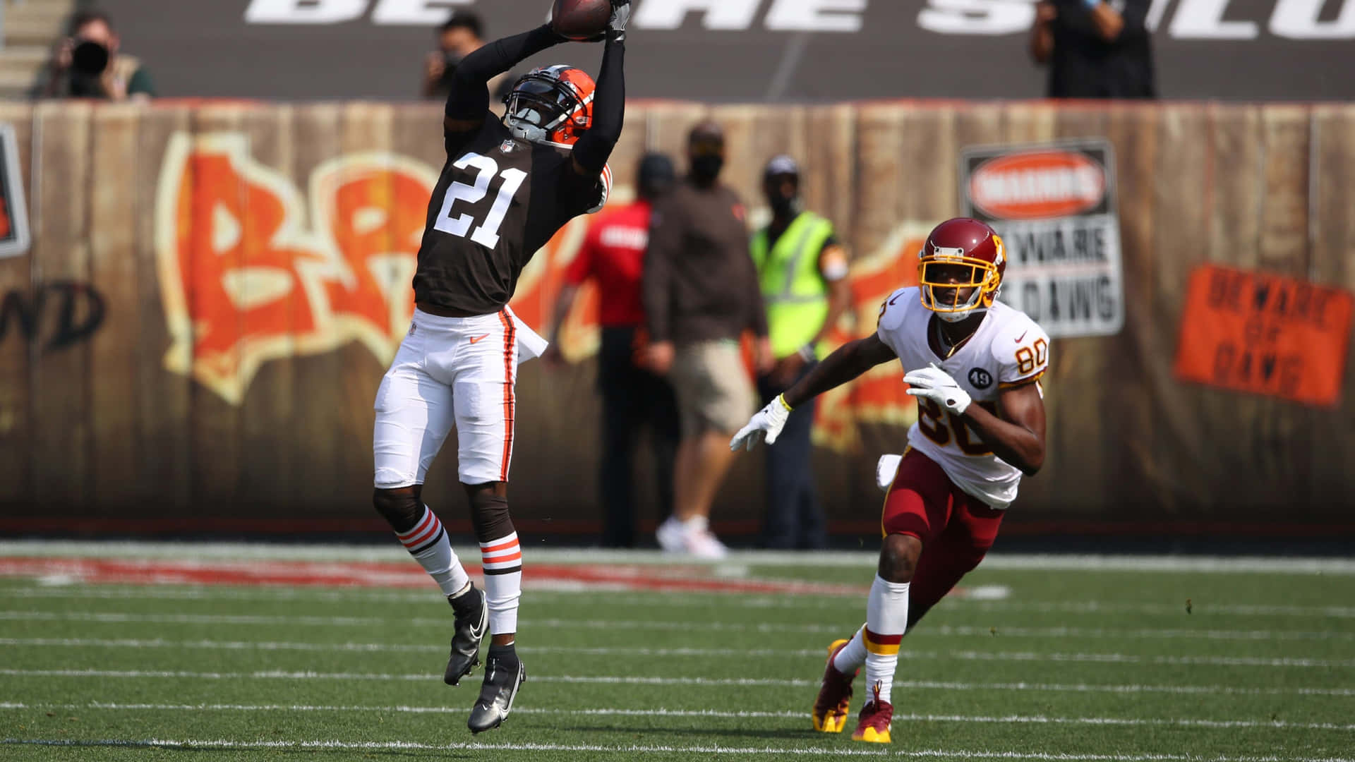 Denzel Ward Vs. Dontrelle Inman Background