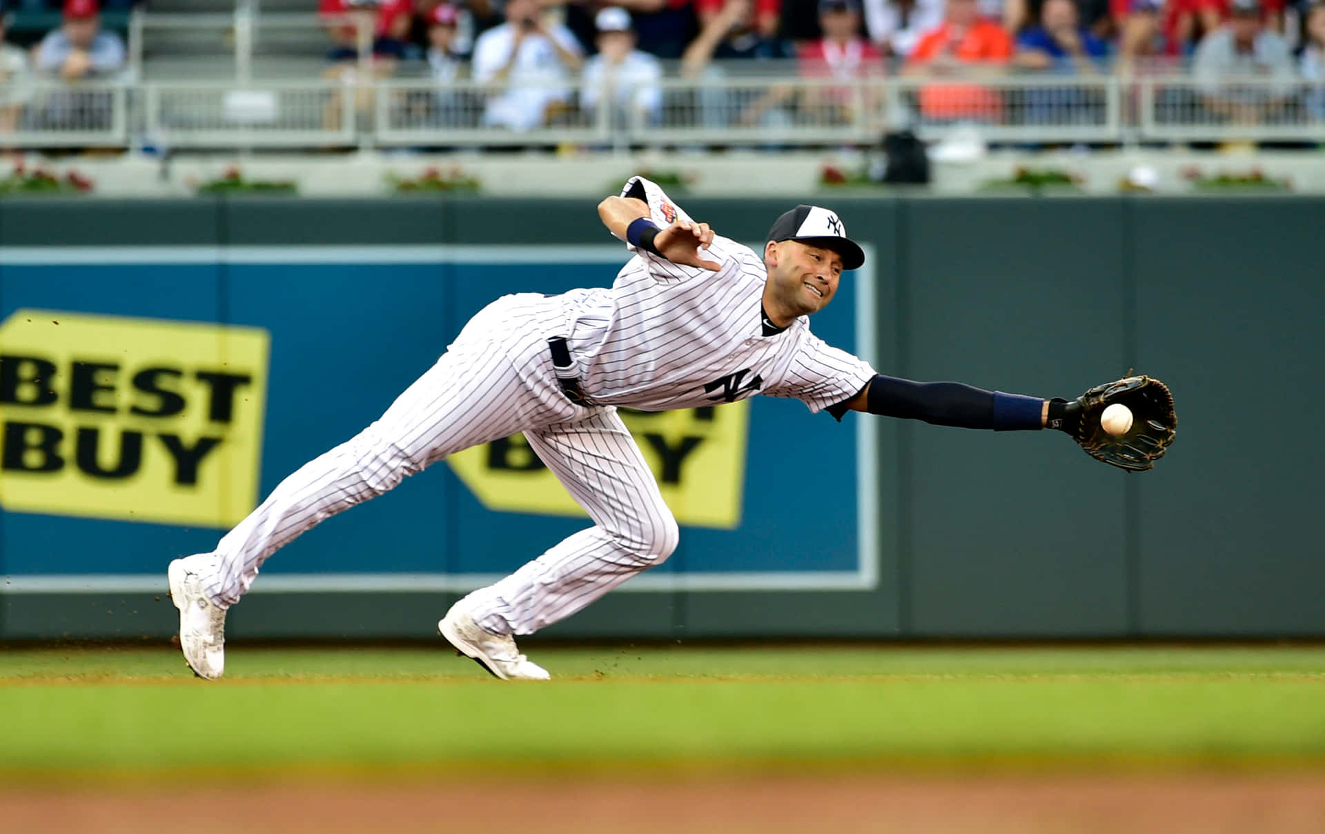 Derek Jeter Catching Ball Background