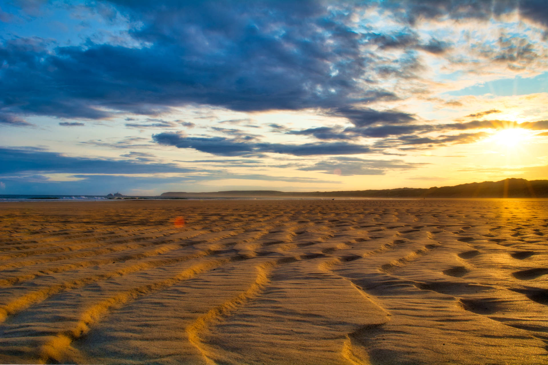 Desert During A Calming Golden Hour Background