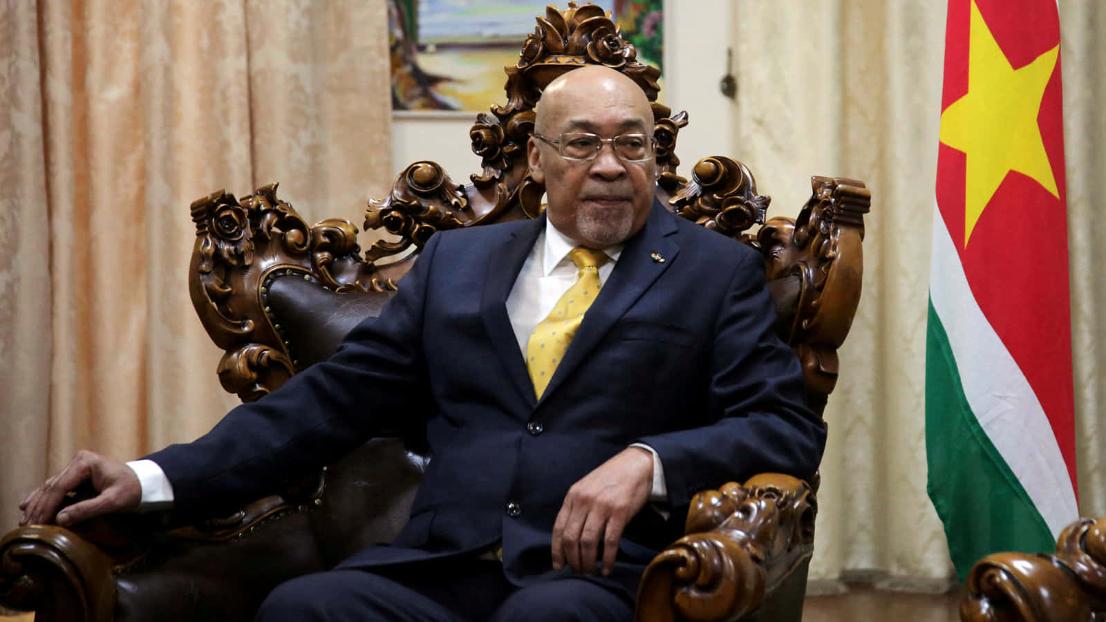 Dési Bouterse At Paramaribo Presidential Palace Background