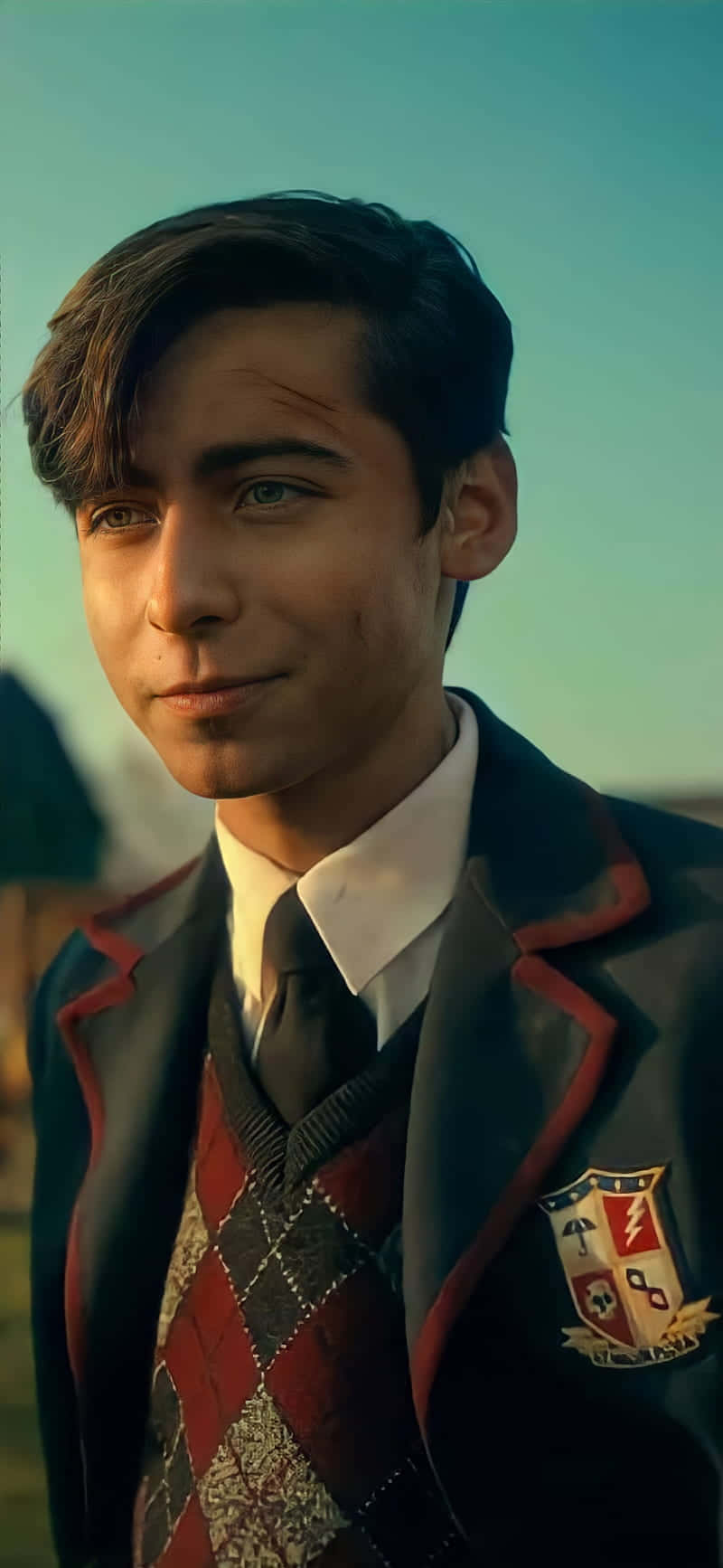 Devastatingly Smart Five Hargreeves In Action Background