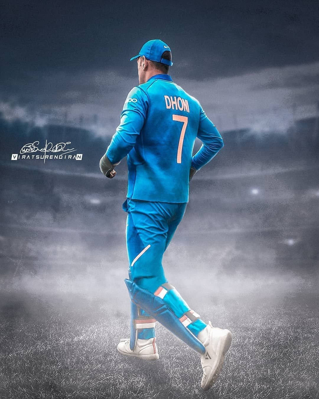 Dhoni 7 Running Into The Field Background