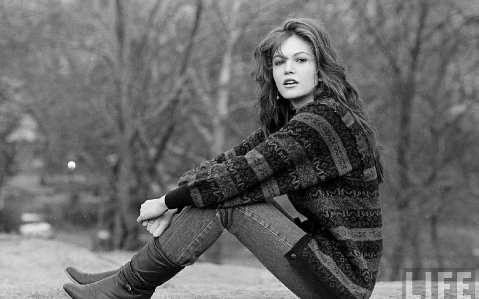 Diane Lane Black And White Photography Background