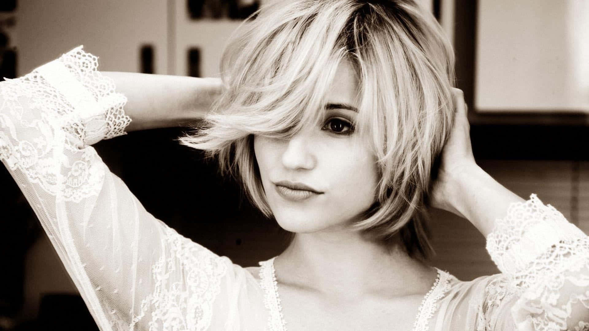 Dianna Agron Captivating Smile In A Close-up Portrait. Background