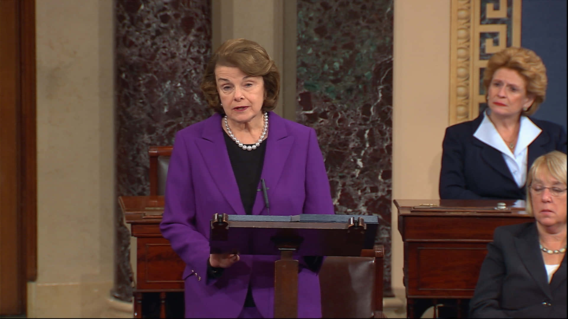 Dianne Feinstein Making A Speech Background