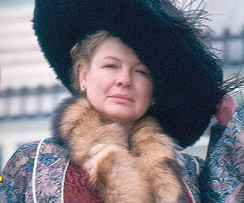 Dianne Wiest As Lilian Hepworth Background