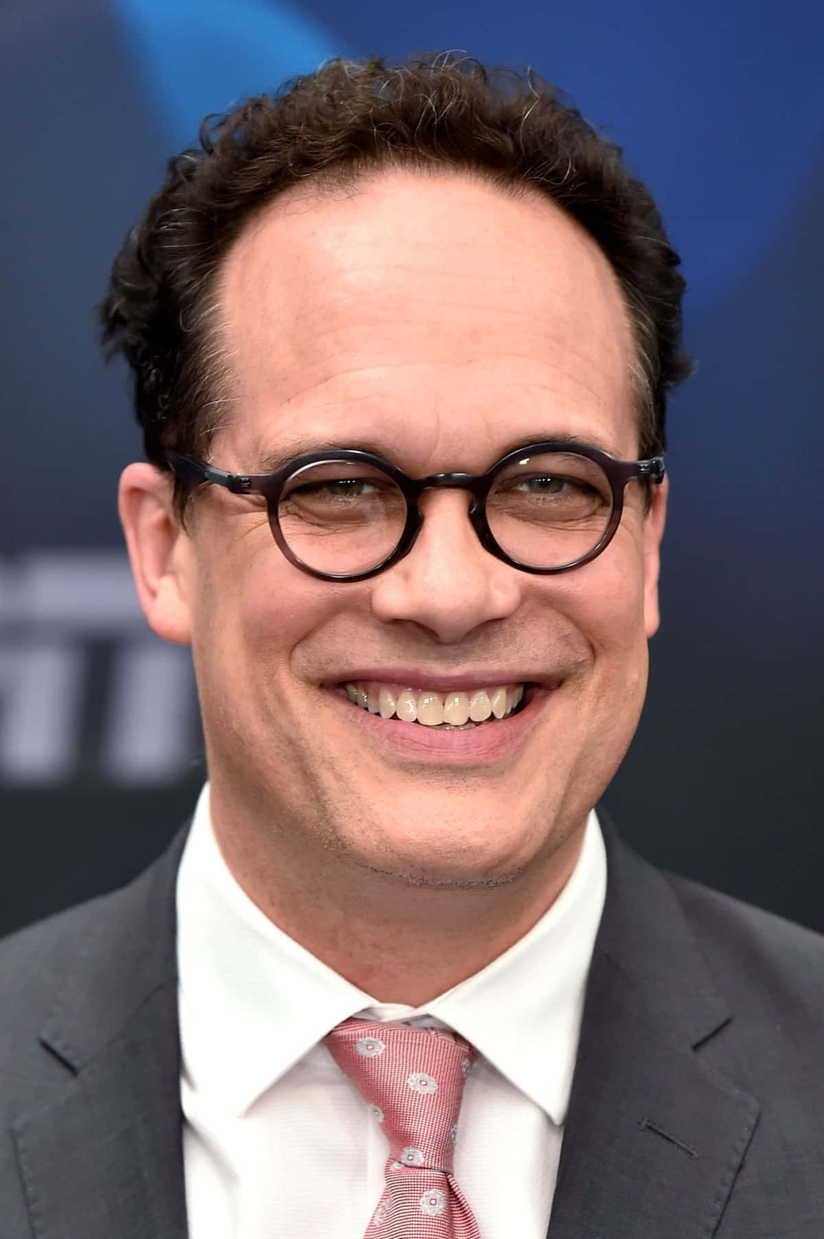 Diedrich Bader 1200 X 1803 Background
