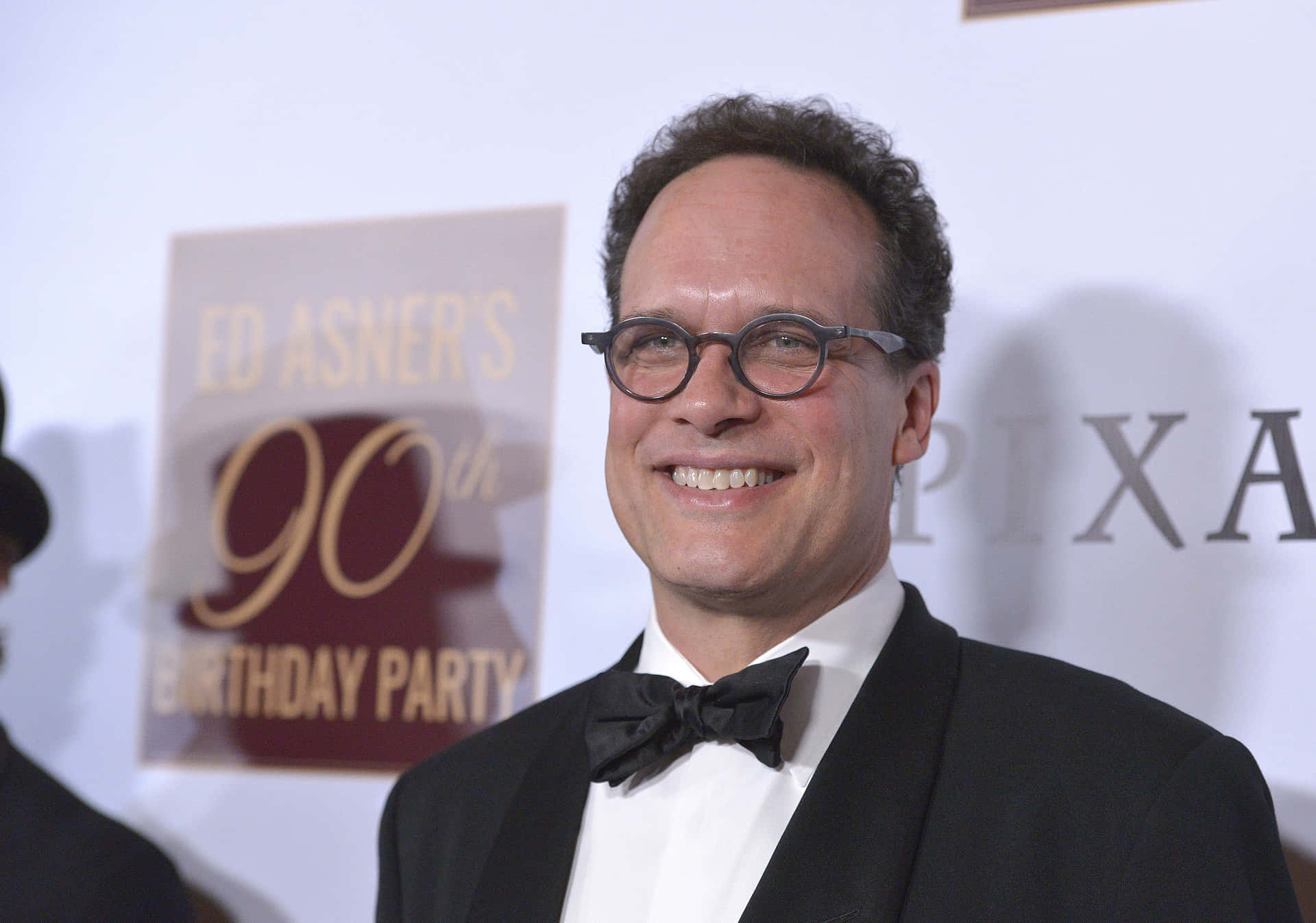Diedrich Bader 3968 X 2784 Background