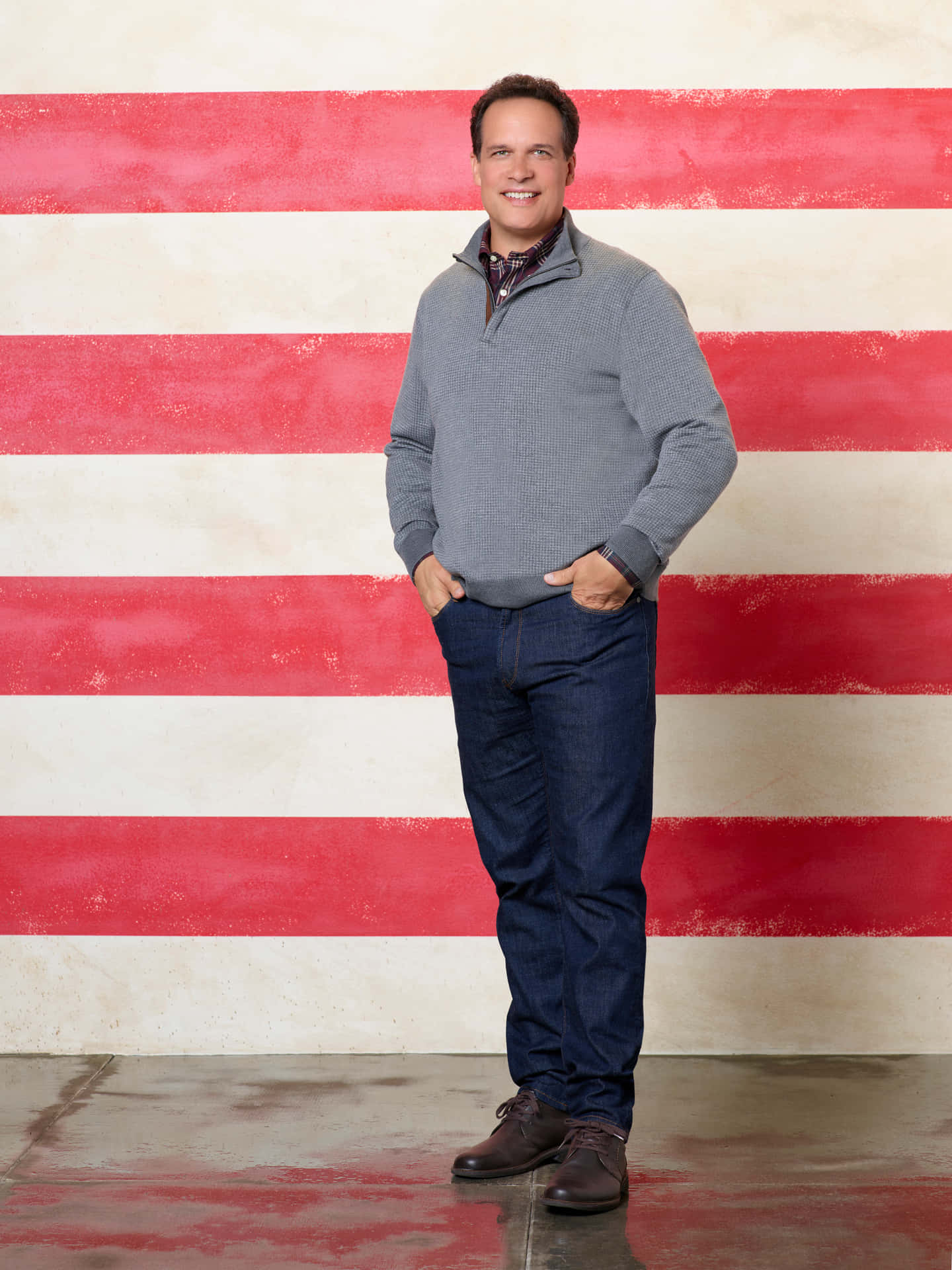 Diedrich Bader Enjoys A Moment Of Relaxation. Background