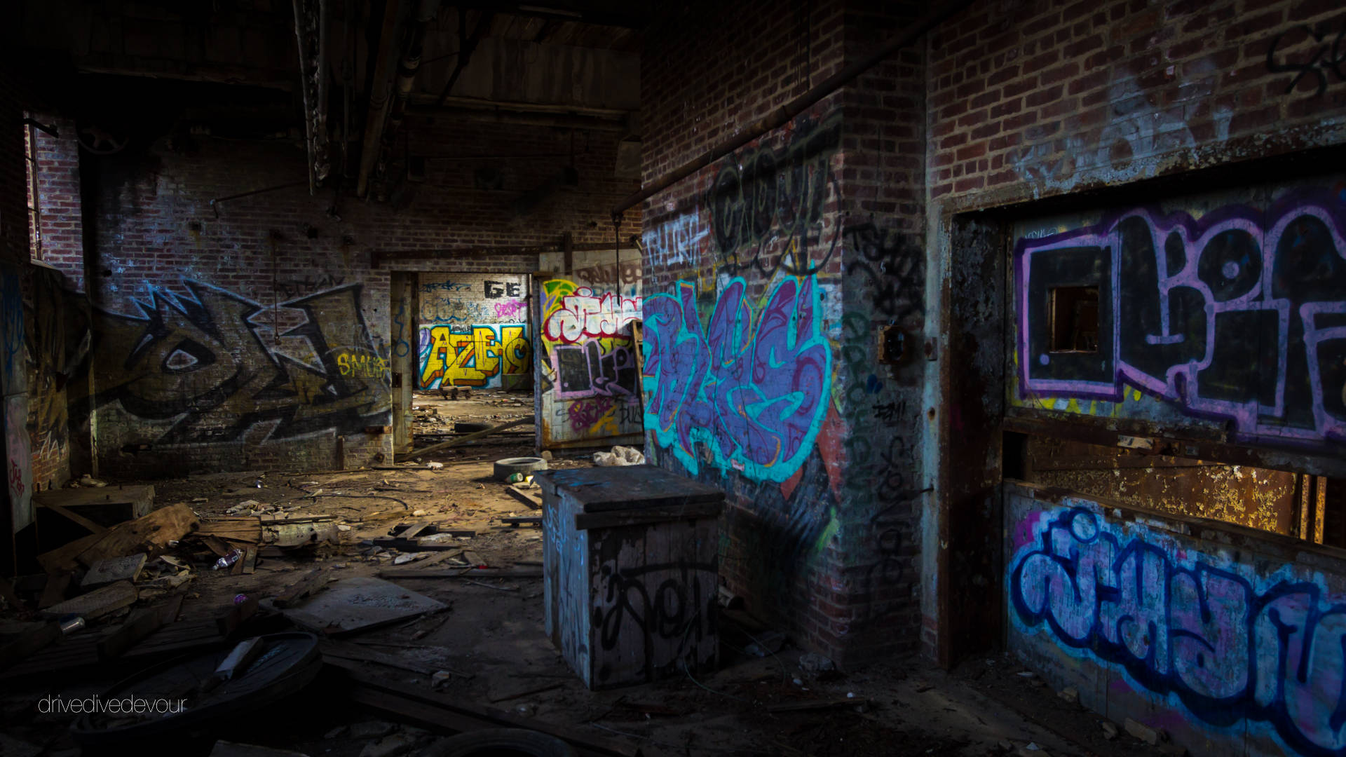 Dilapidated Structure In The Heart Of New Jersey Background