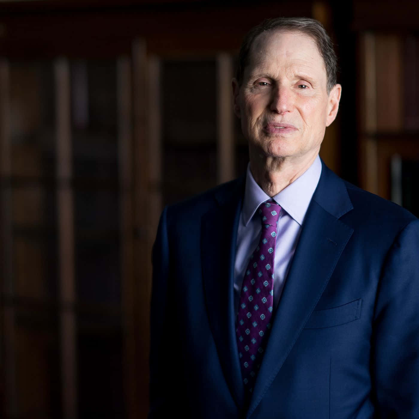 Dim Ron Wyden Background