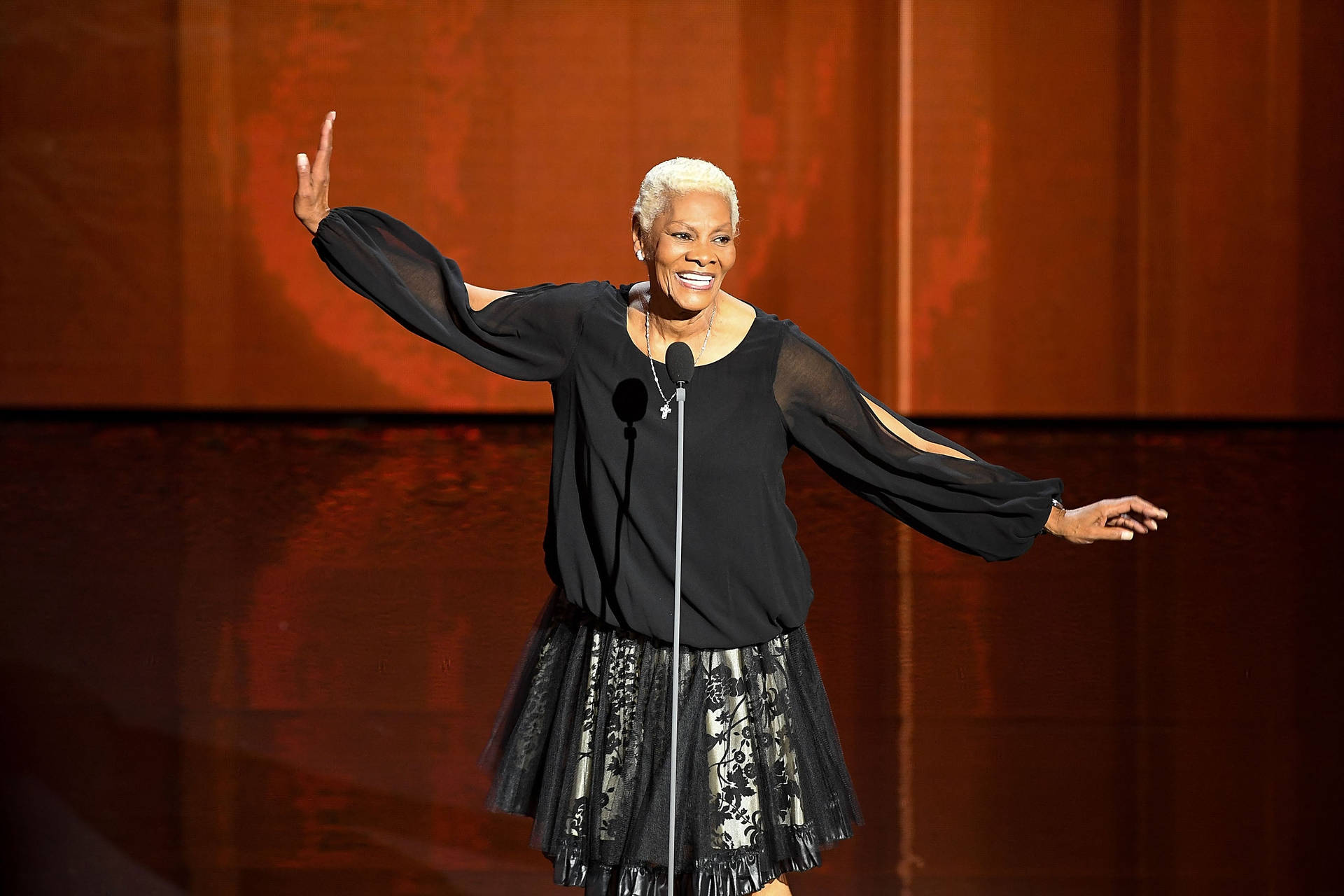 Dionne Warwick At The Triumph Awards 2016 Background