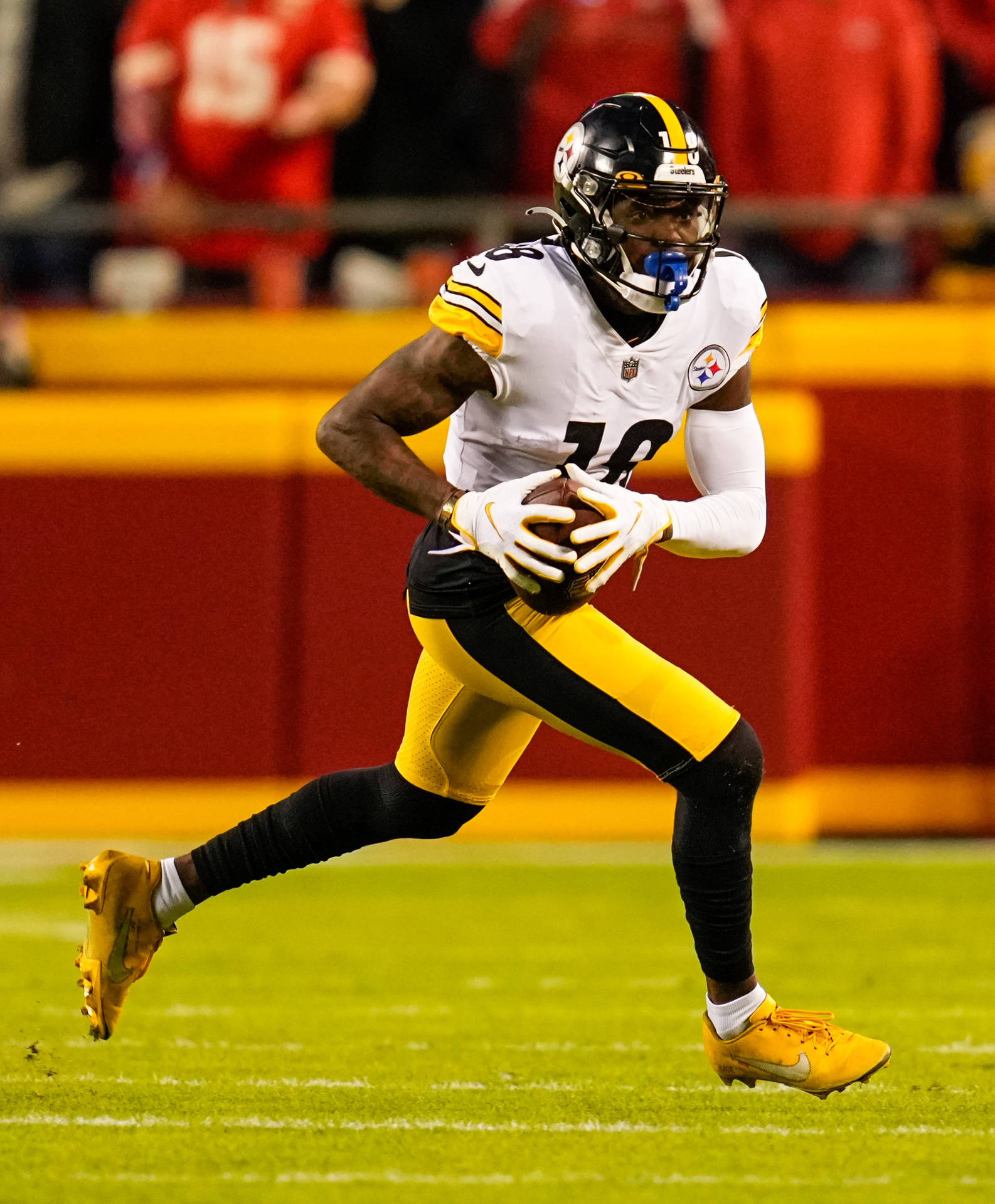 Diontae Johnson Pittsburgh Footballer Background