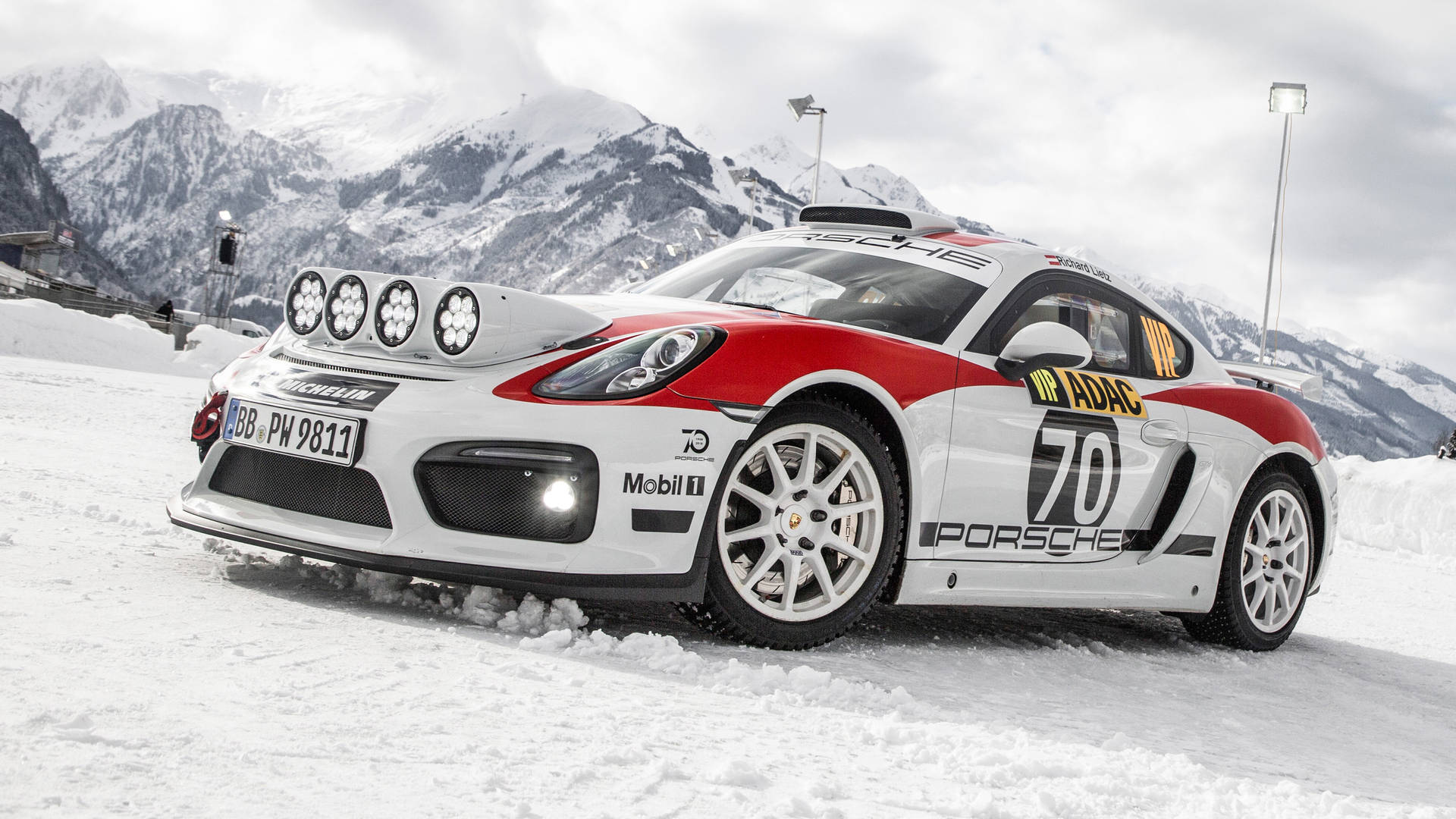 Dirt Rally Porsche 718 Cayman Background