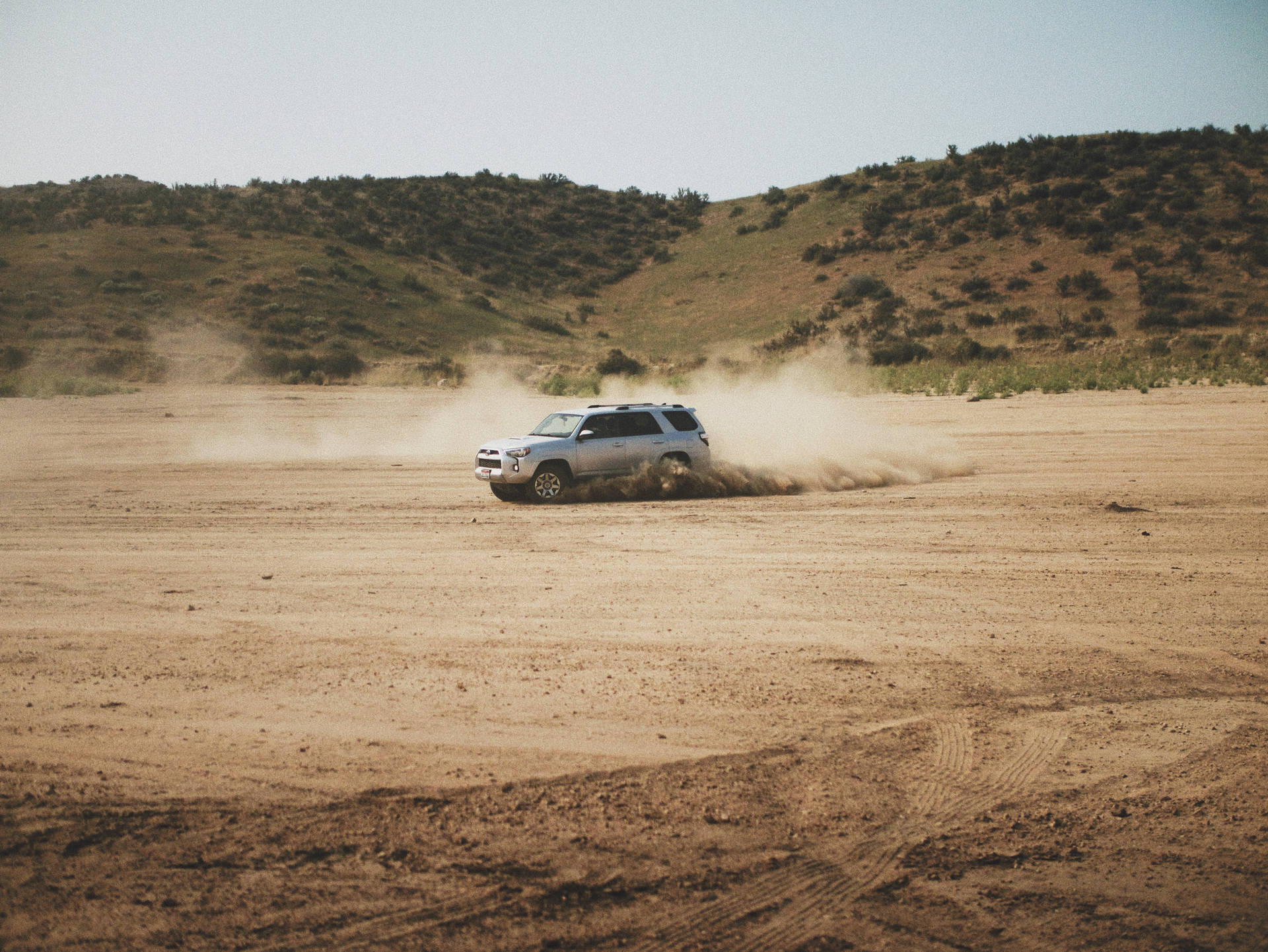 Dirt Rally Suv In Desert