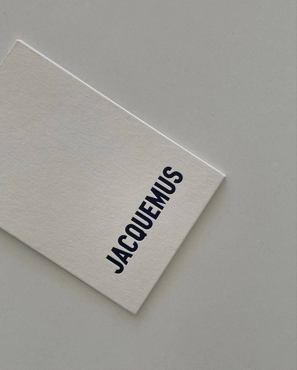 Discover The Luxurious World Of Fashion With Jacquemus Background