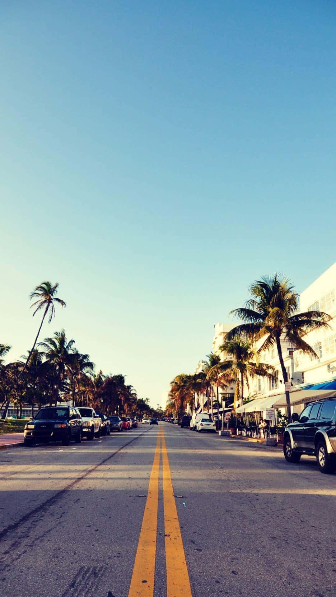 Discover The Magic Of Miami With Your Iphone. Background