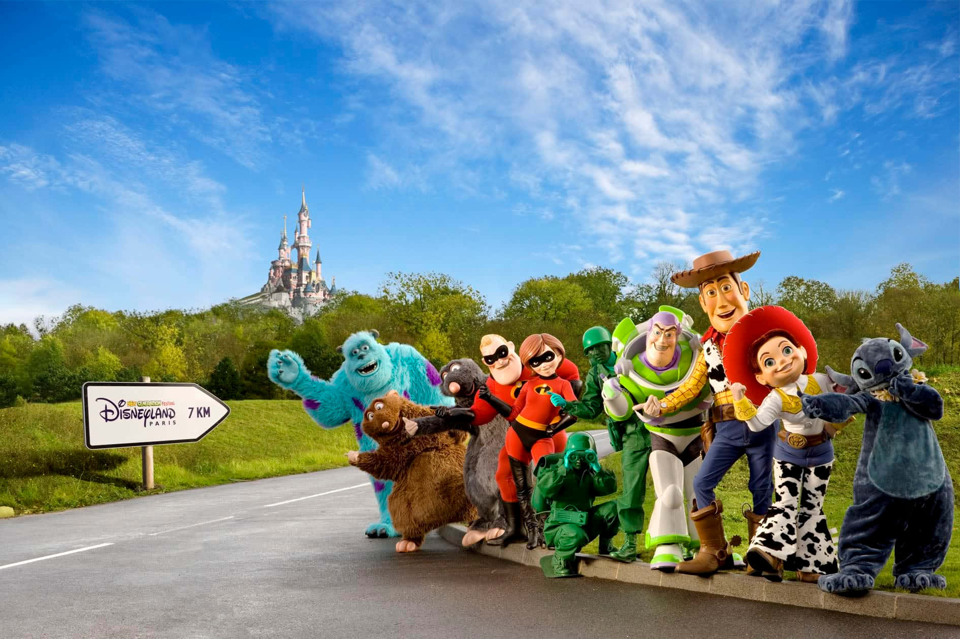 Disney Characters Invite You To Visit Disneyland Paris