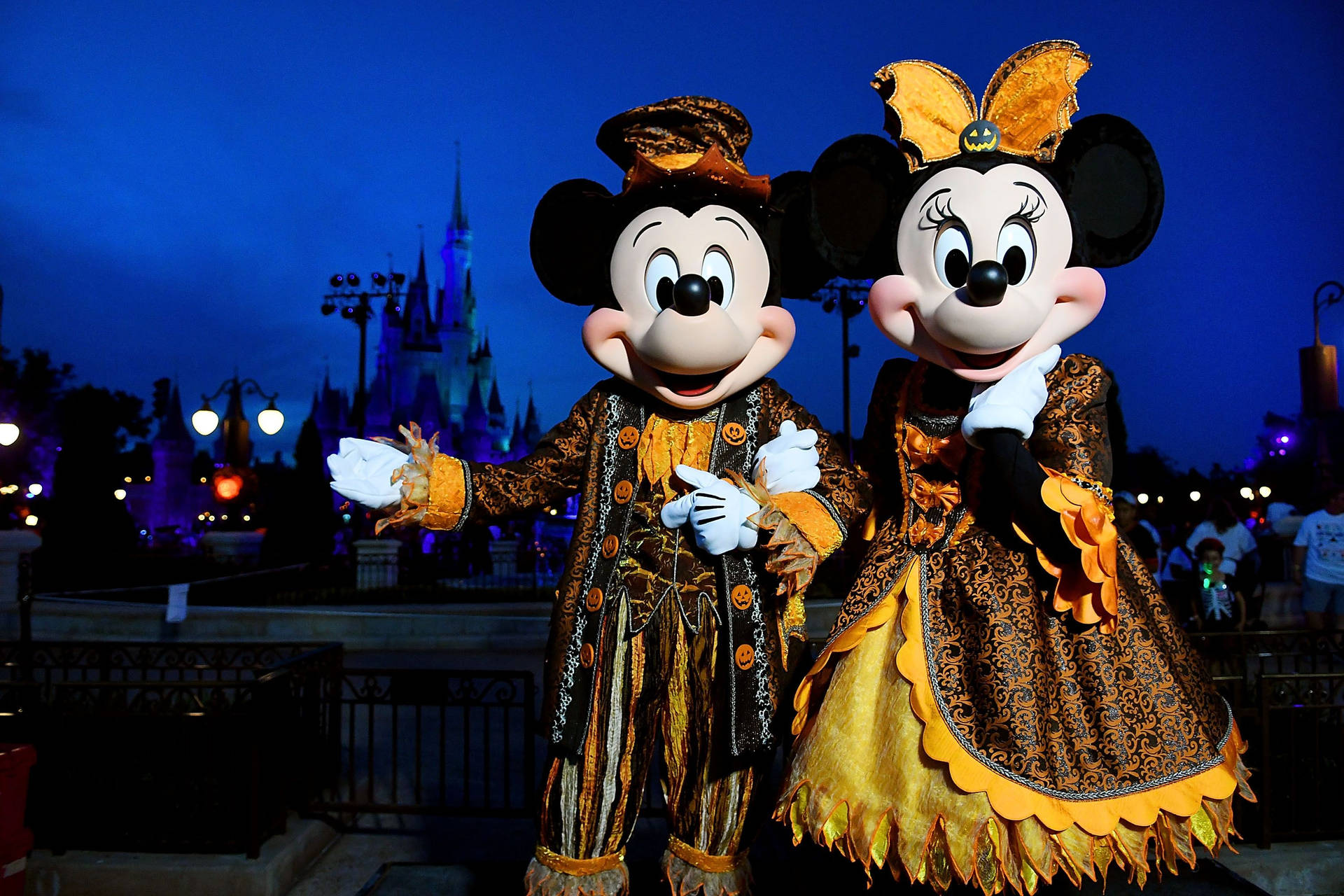 Disney Halloween Mickey And Minnie Background