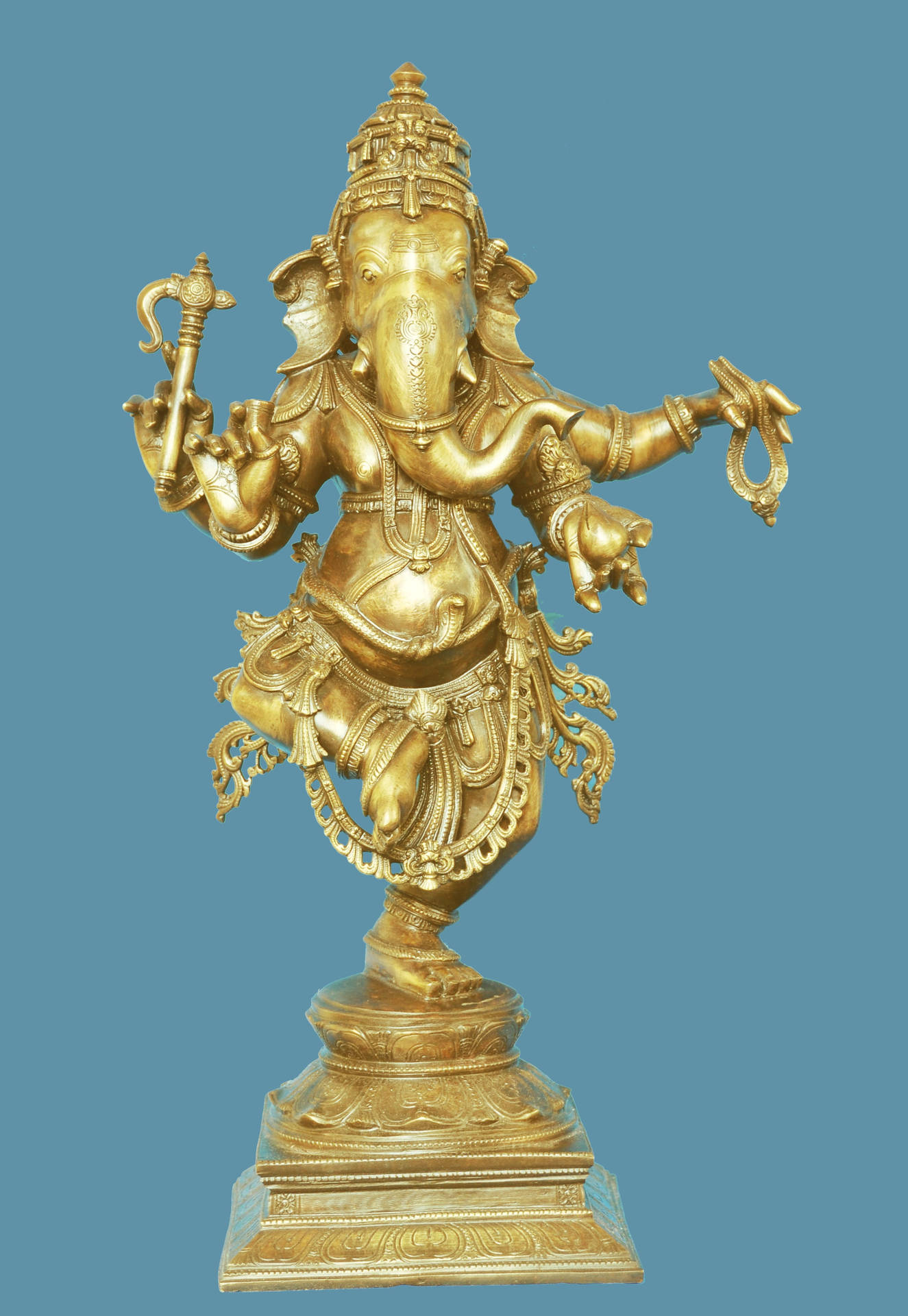 Divine Dance Of Golden Ganesh Ji Background