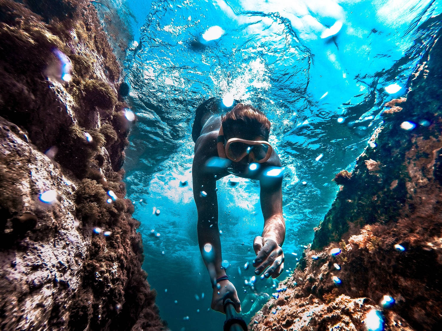 Diving Between Coral Reefs