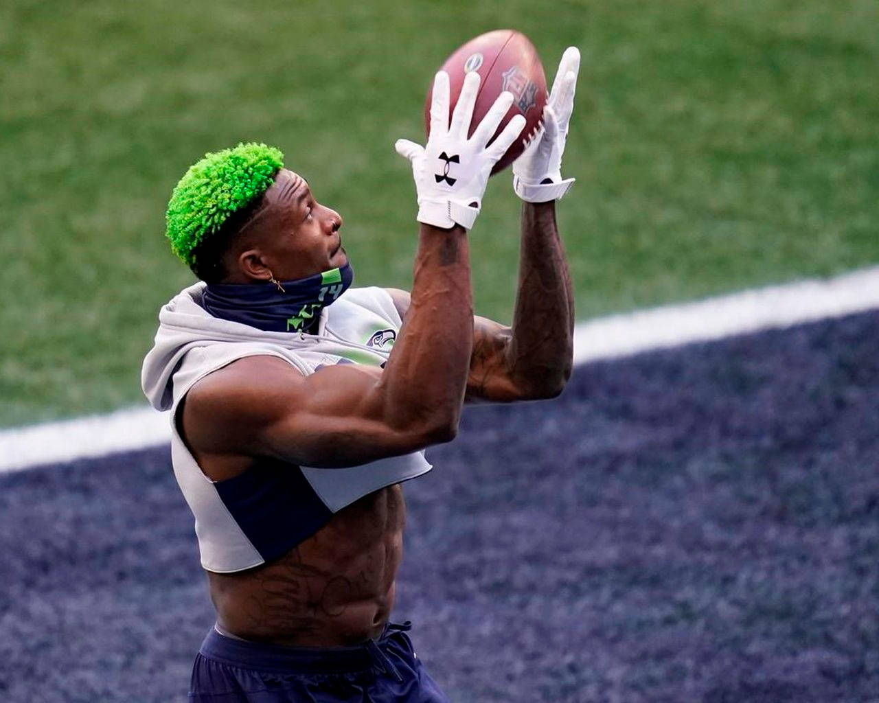 Dk Metcalf Practice Catch Background