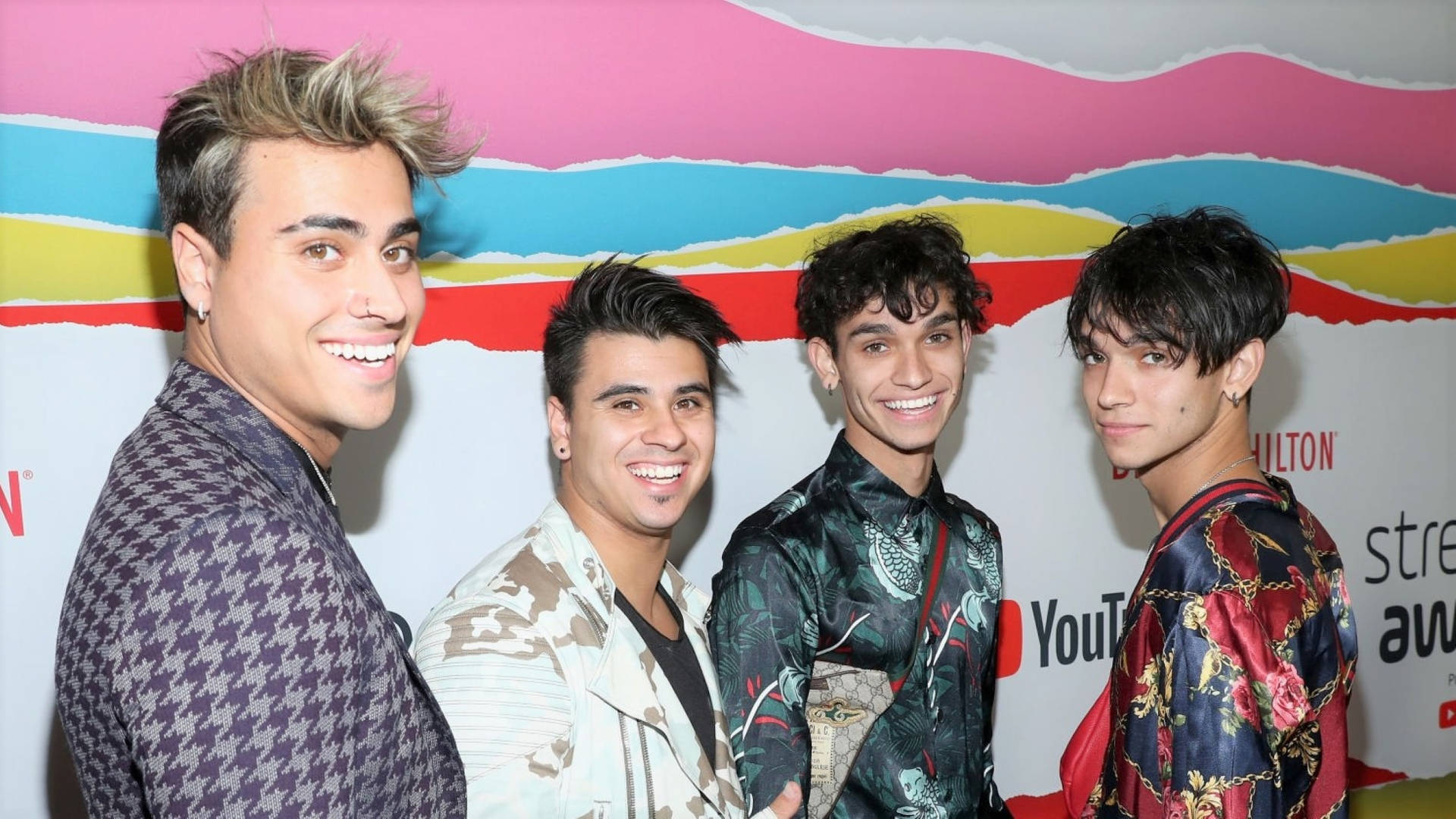Dobre Brothers At Annual Streamy Awards Background