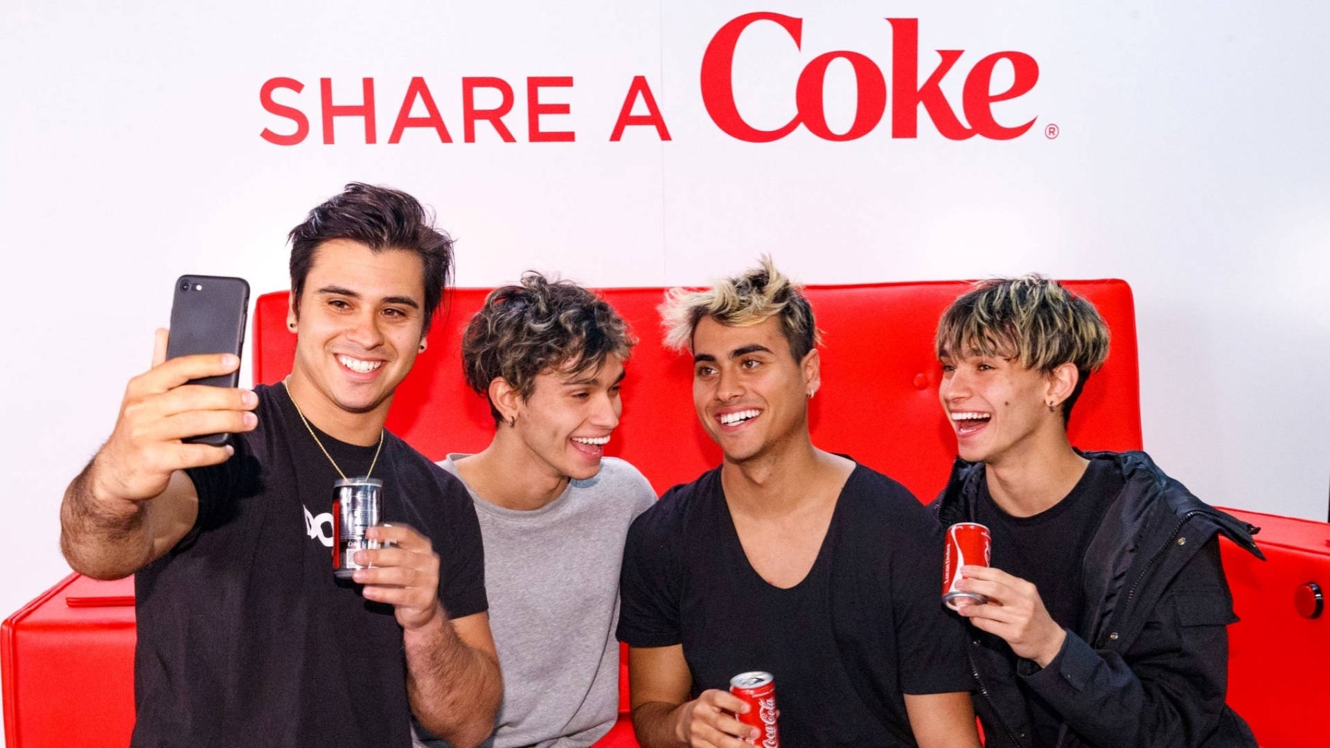 Dobre Brothers At Coke Event 2018 Background