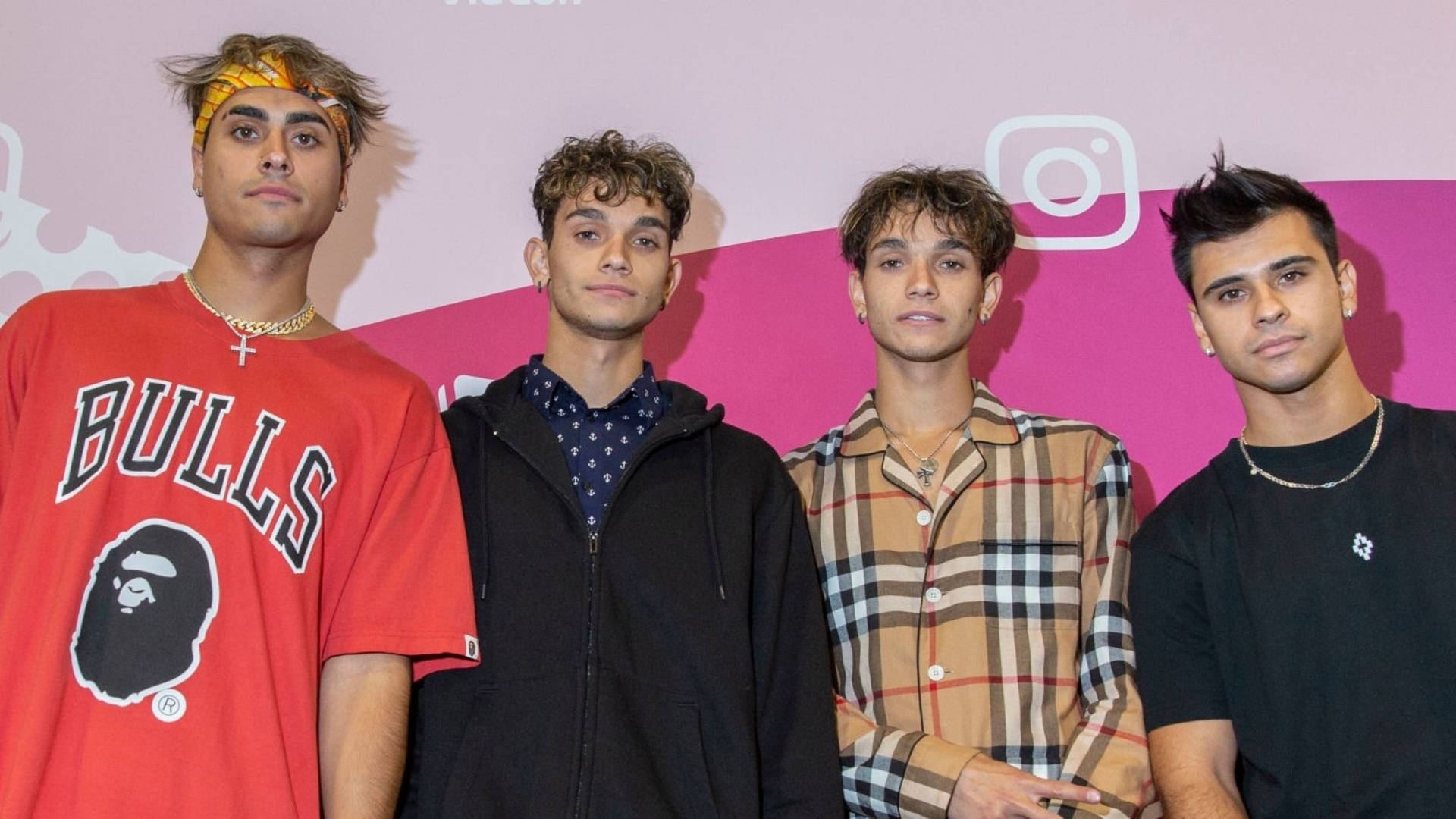 Dobre Brothers At Vidcon 2019 Background
