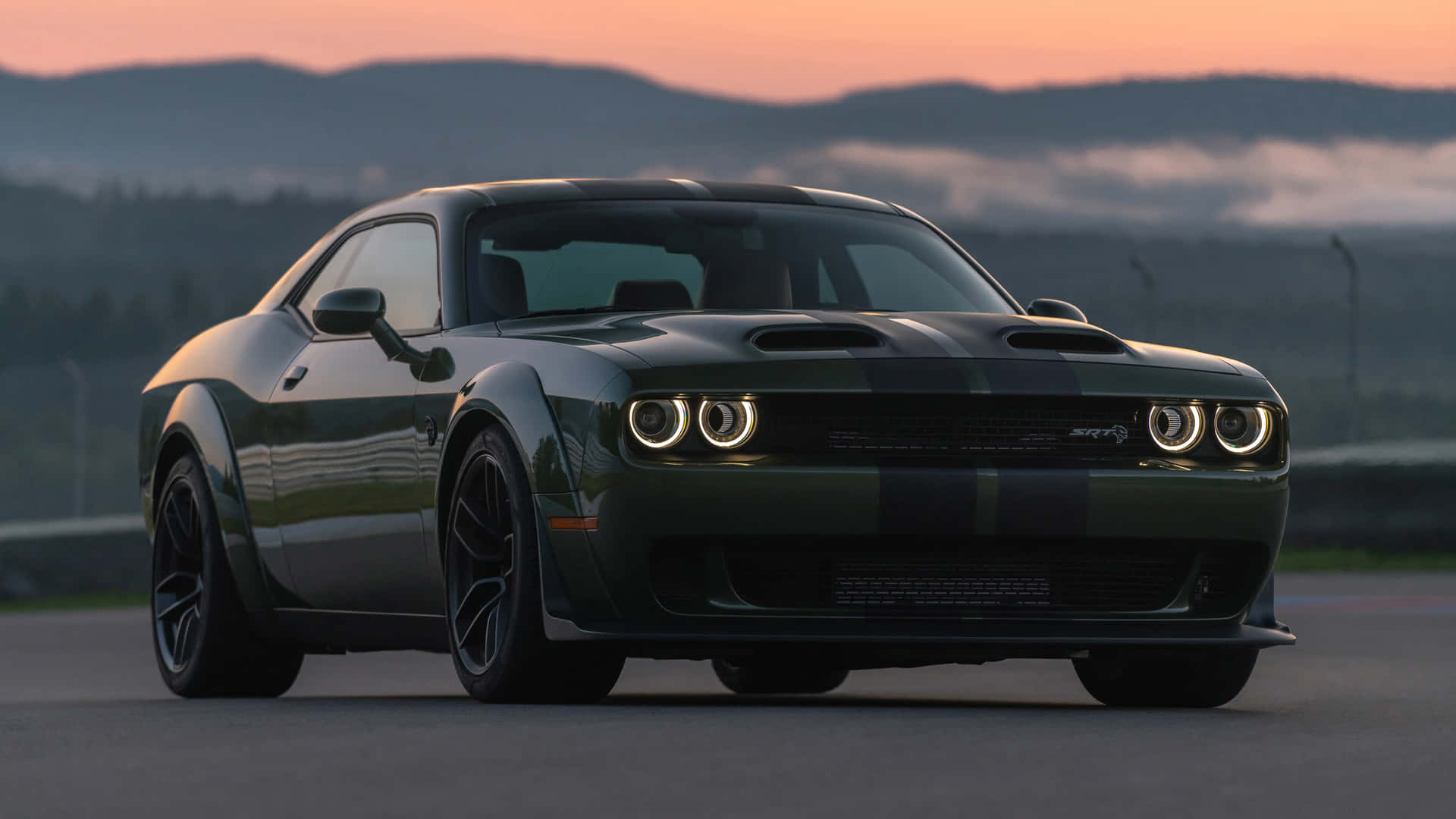 Dodge Hellcat – The Ultimate Muscle Car Background