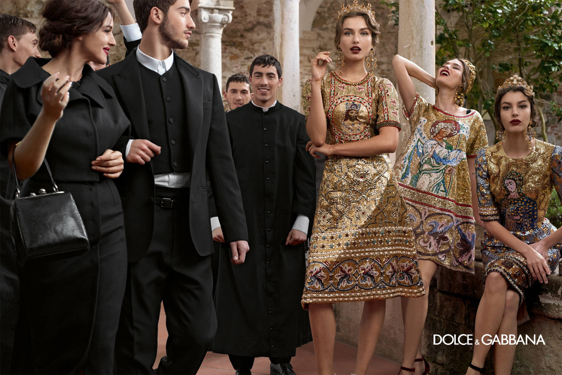 Dolce And Gabbana Models In Gold And Black