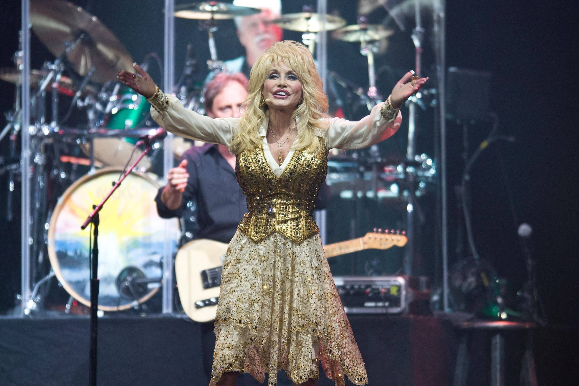 Dolly Parton All-gold Outfit