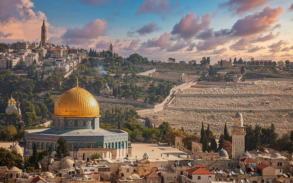 Dome Of The Rock Overlooking View Background